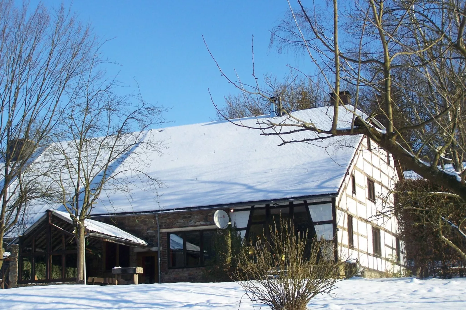 Au Pré Fleuri-Exterior winter