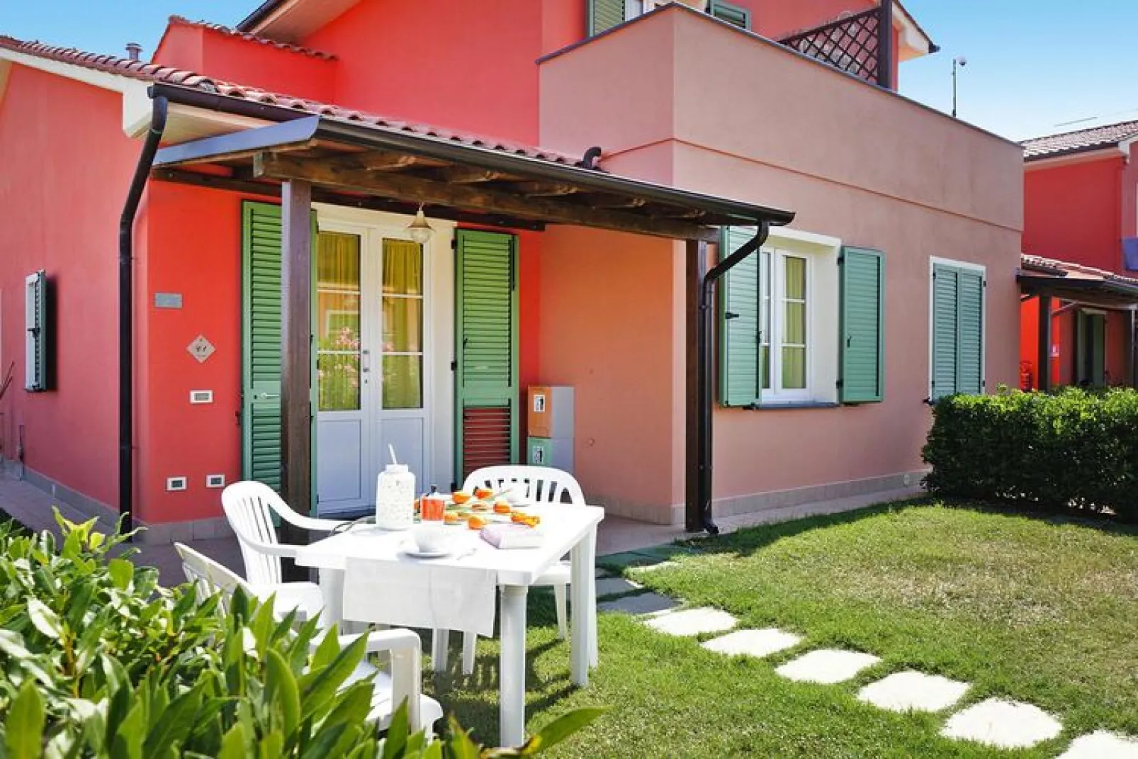 Holiday residence Rosa dei Venti, Vada-Bilo 5 Loft piano terra ponente-Außenbereich Sommer