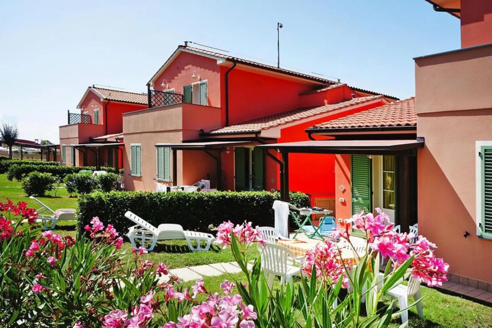 Holiday residence Rosa dei Venti, Vada-Bilo 5 Loft piano terra ponente-Außenbereich Sommer