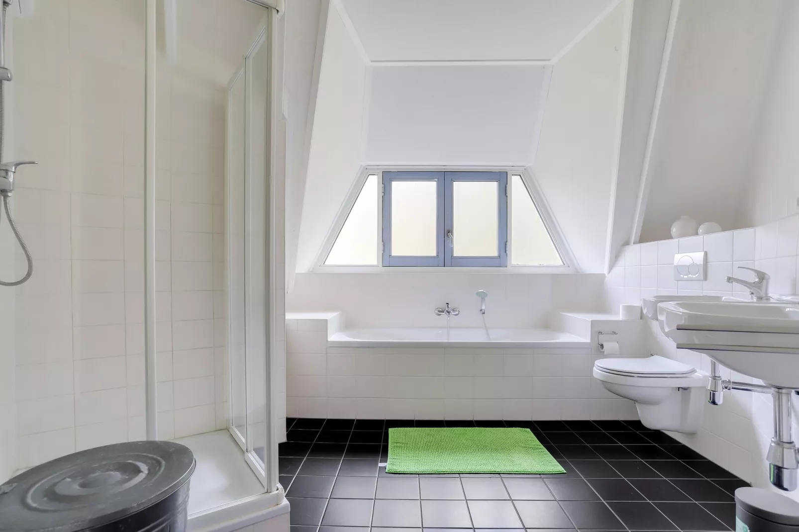 Villa Zonnewijzer-Bathroom