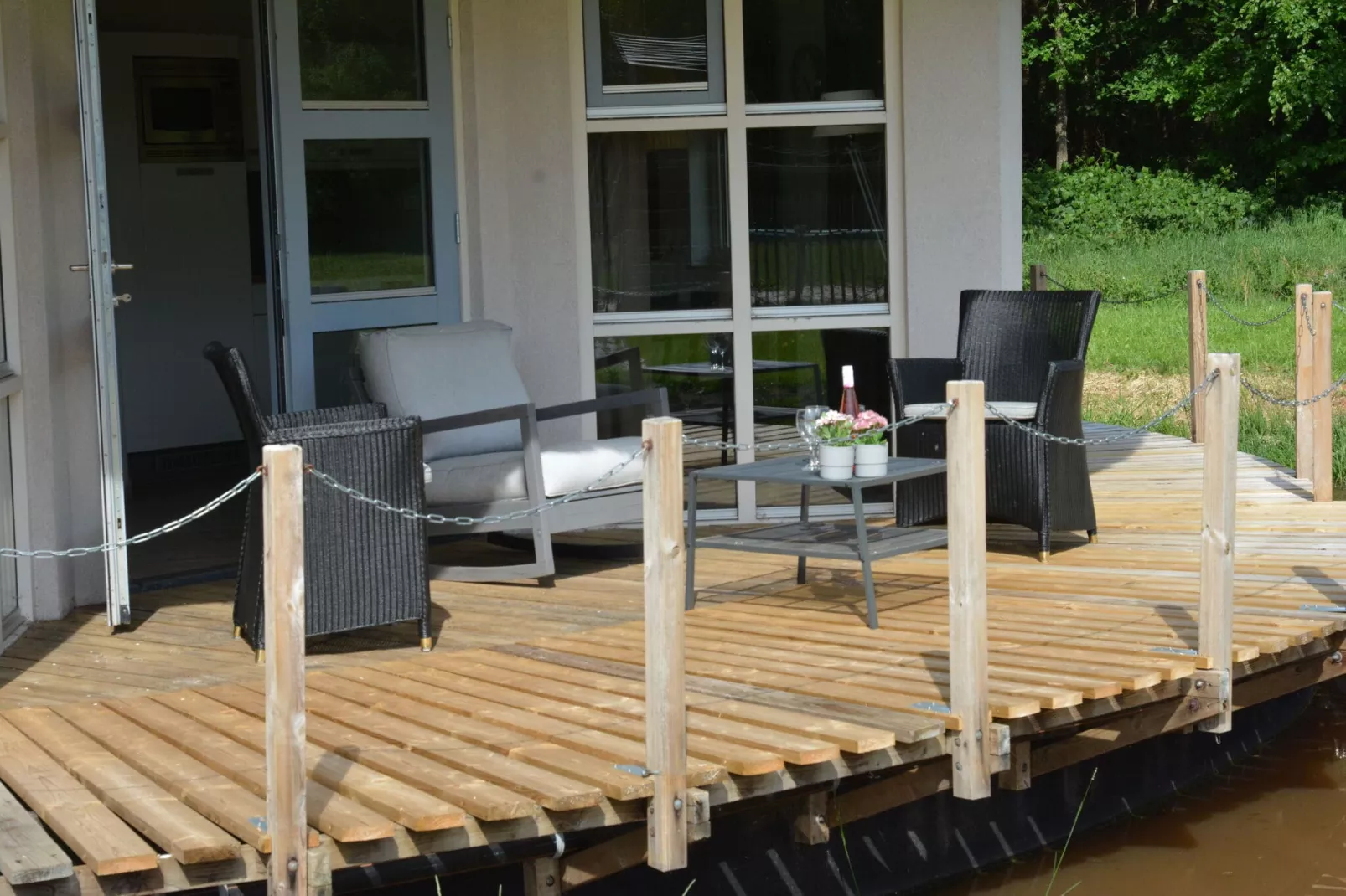 Villa Zonnewijzer-Terrace balcony