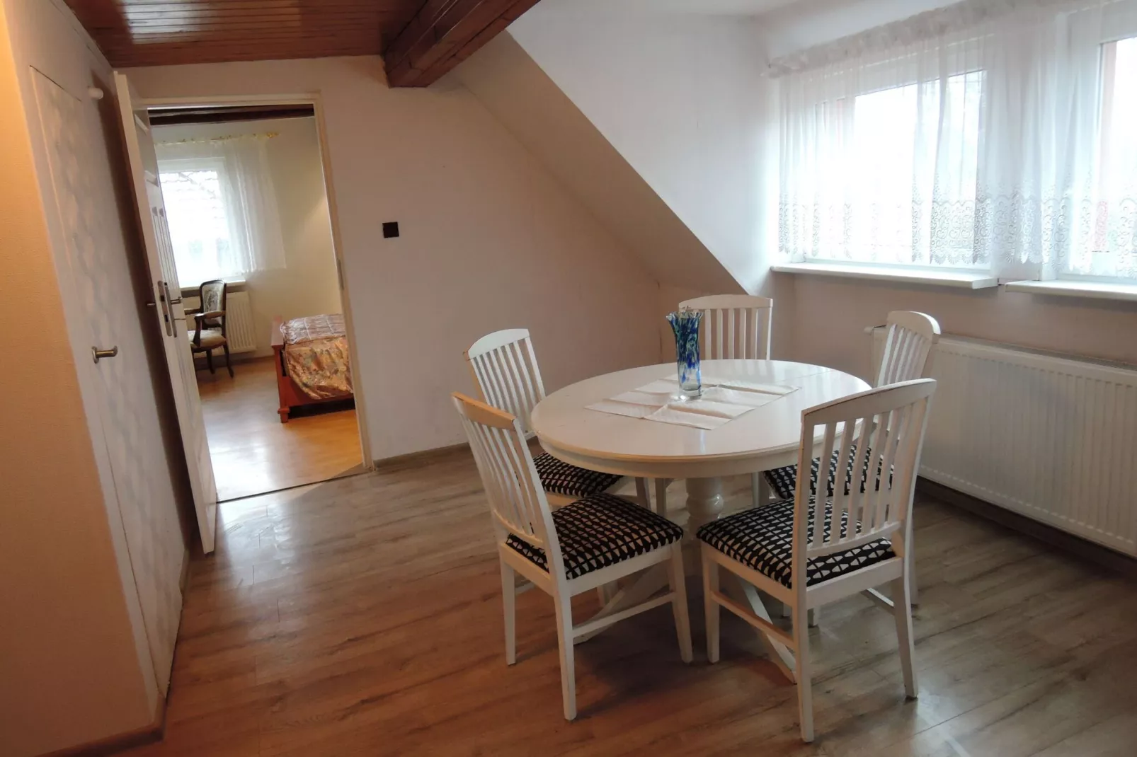 Red doored house Stepnica-Dining room