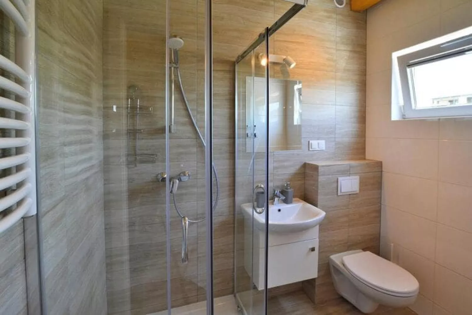 Domki wakacyjne piętrowe Sarbinowo-Badezimmer