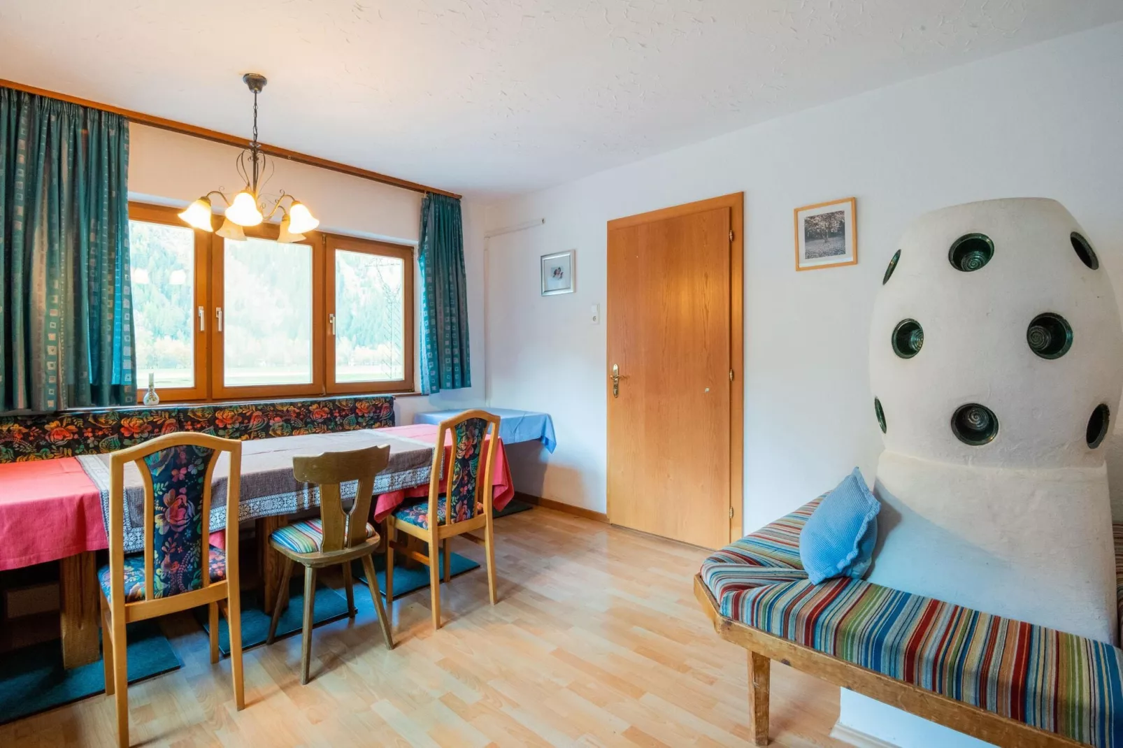 Chalet Friedl-Living room