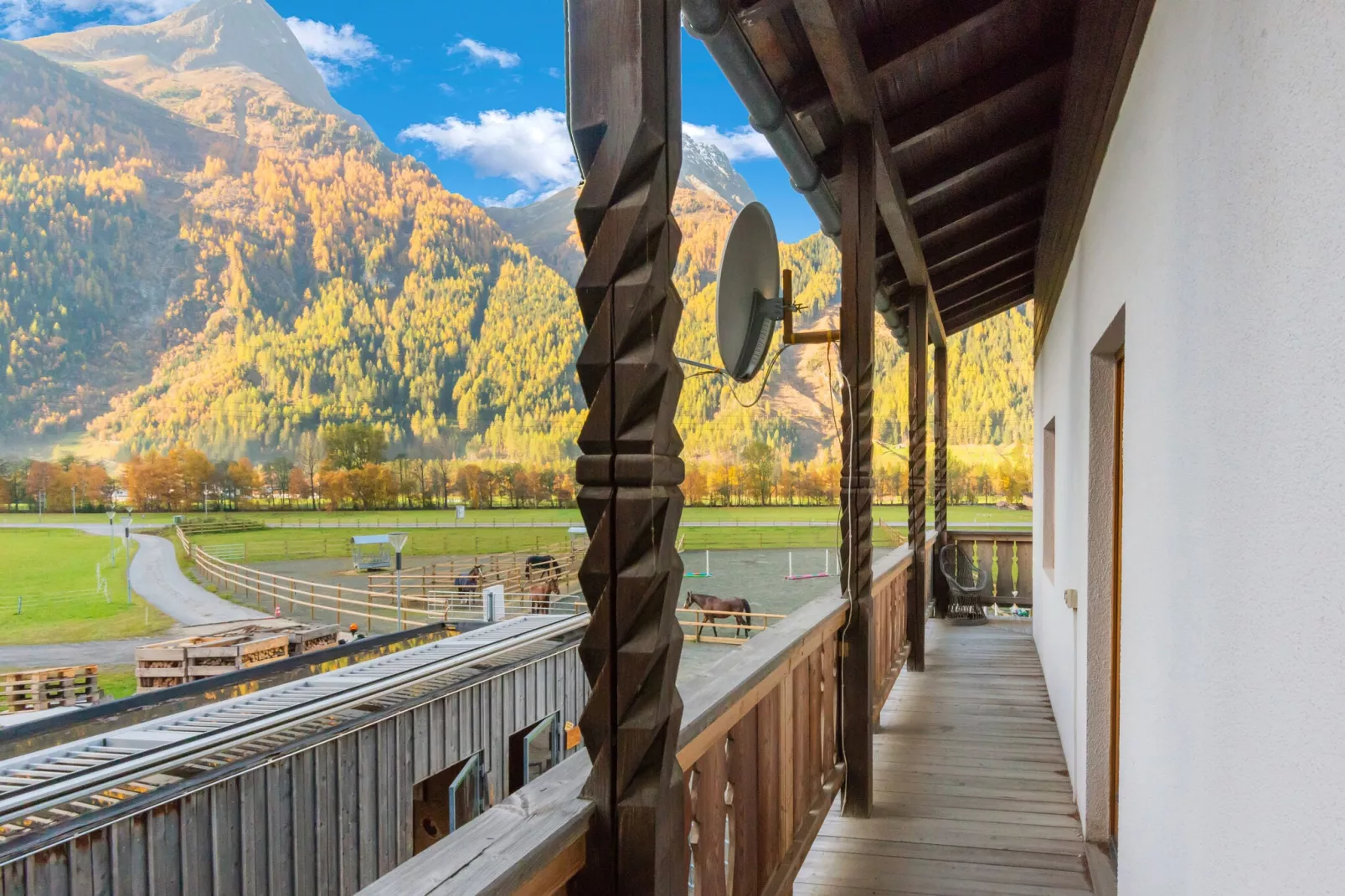 Chalet Friedl-Terrace balcony