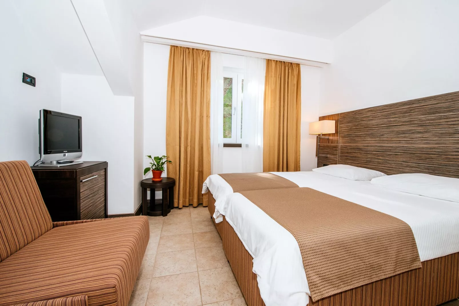 Zaton Holiday Resort - AP/5-6 Comfort 4 Stars 58 qm 6 Pers-Bedroom
