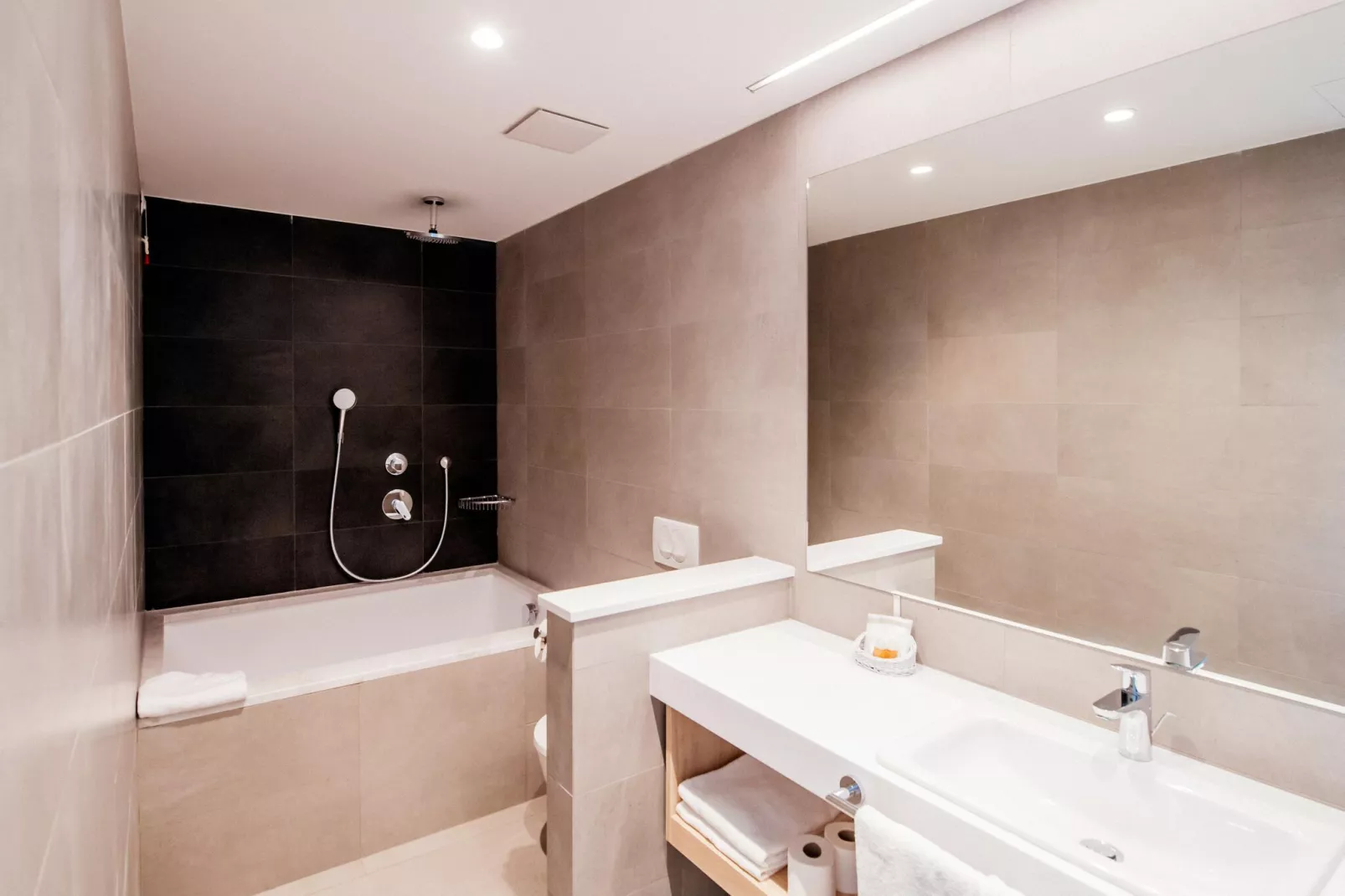 Zaton Holiday Resort - AP/5-6 Superior 4 Stars 65qm 6 Pers-Bathroom