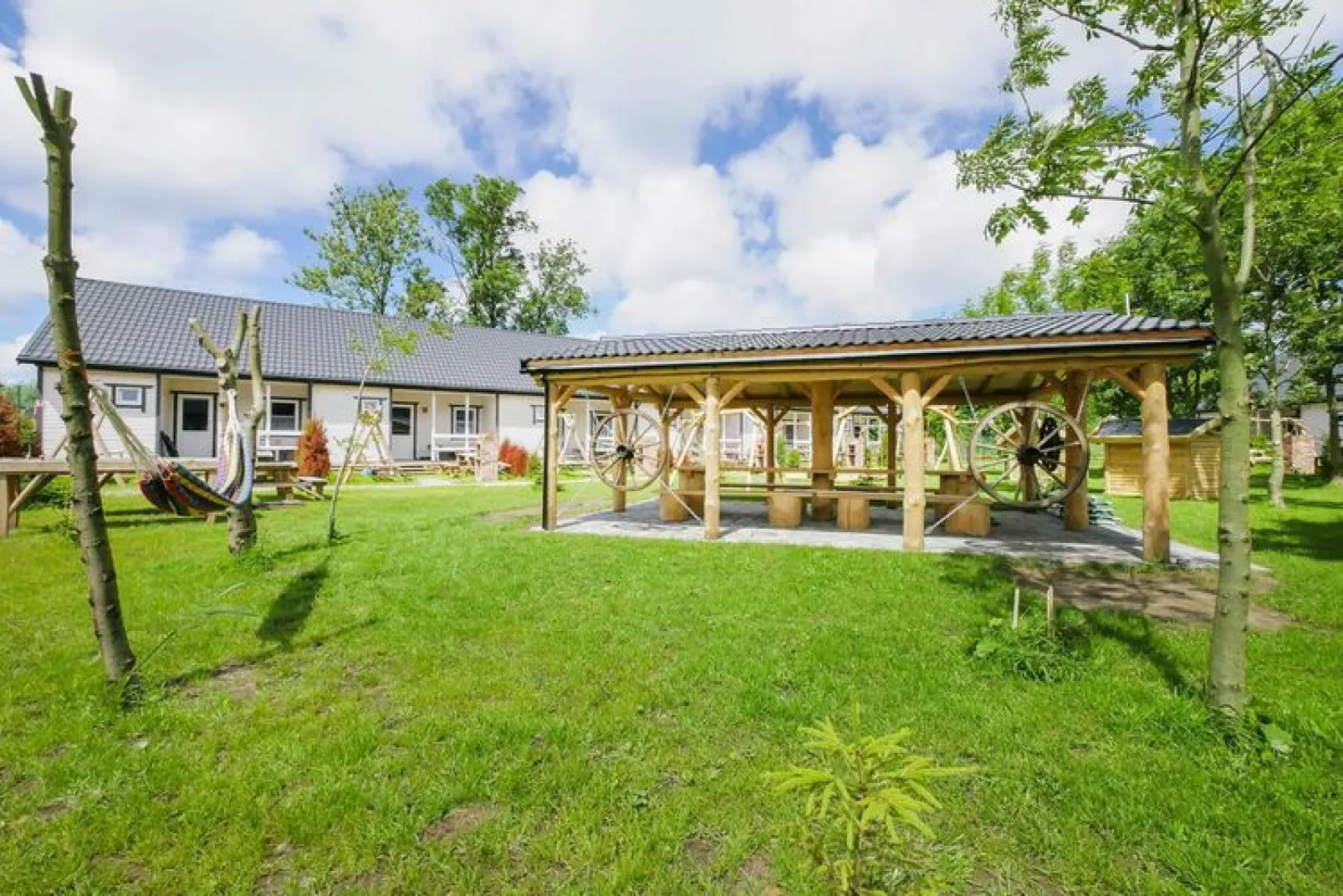 Apartament wakacyjny Rusinowo-Gärten Sommer
