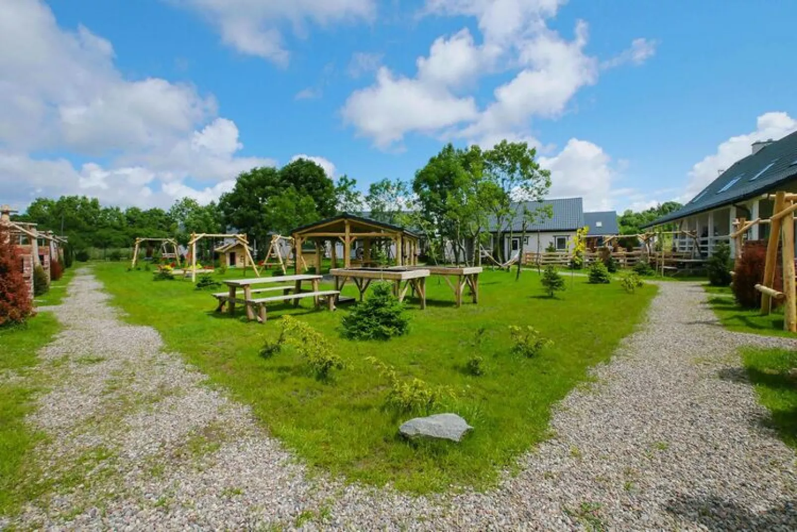 Apartament wakacyjny Rusinowo-Gärten Sommer