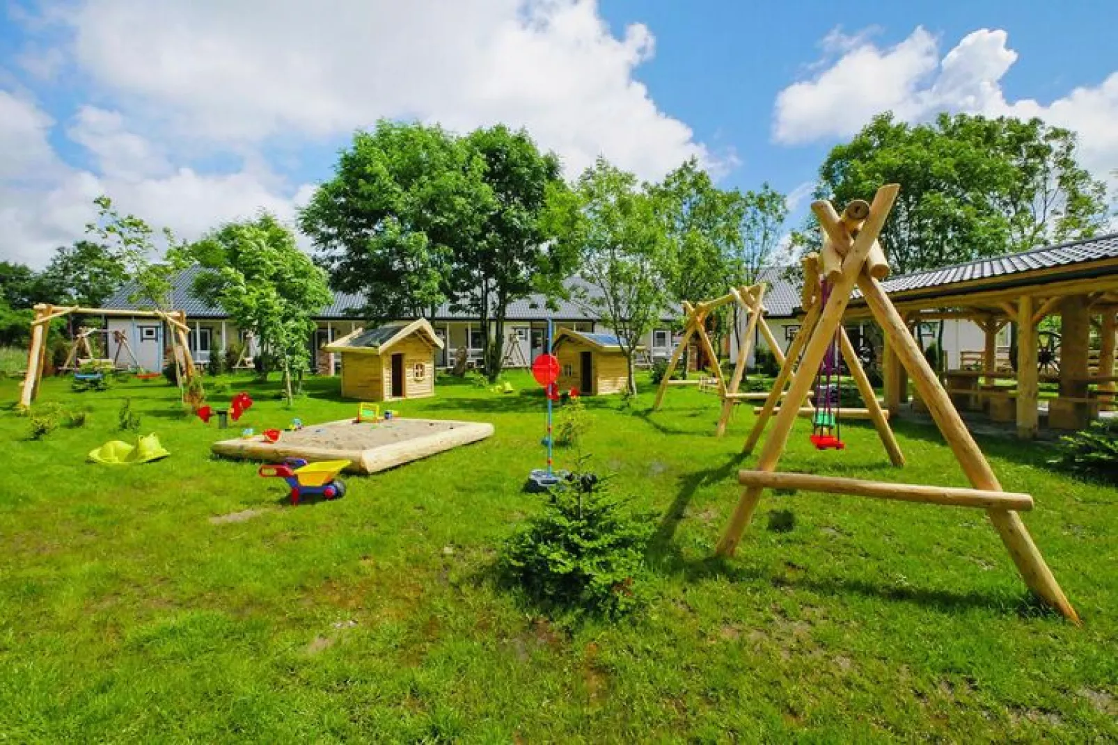 Apartament wakacyjny Rusinowo-Gärten Sommer