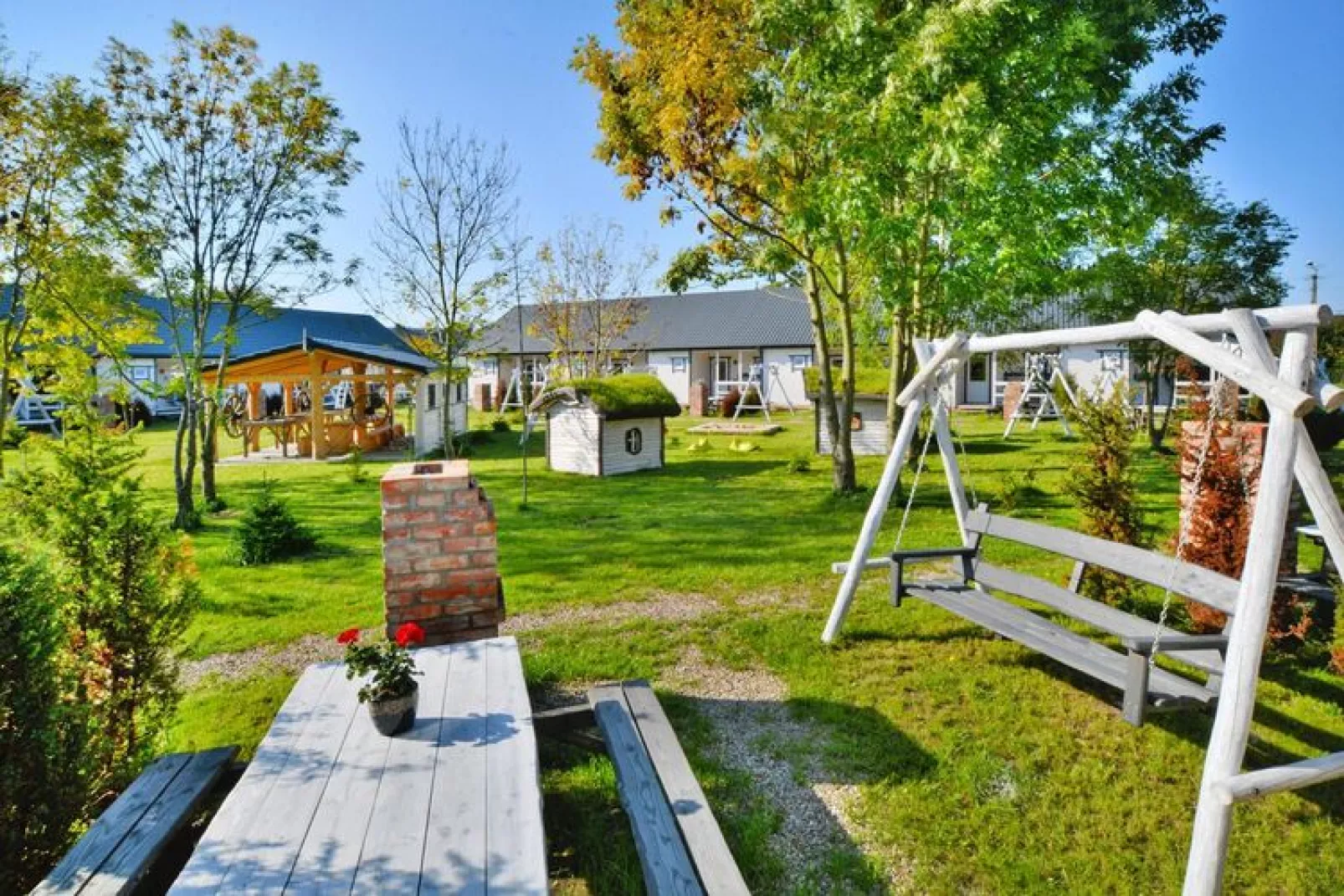 Apartament wakacyjny Rusinowo-Gärten Sommer