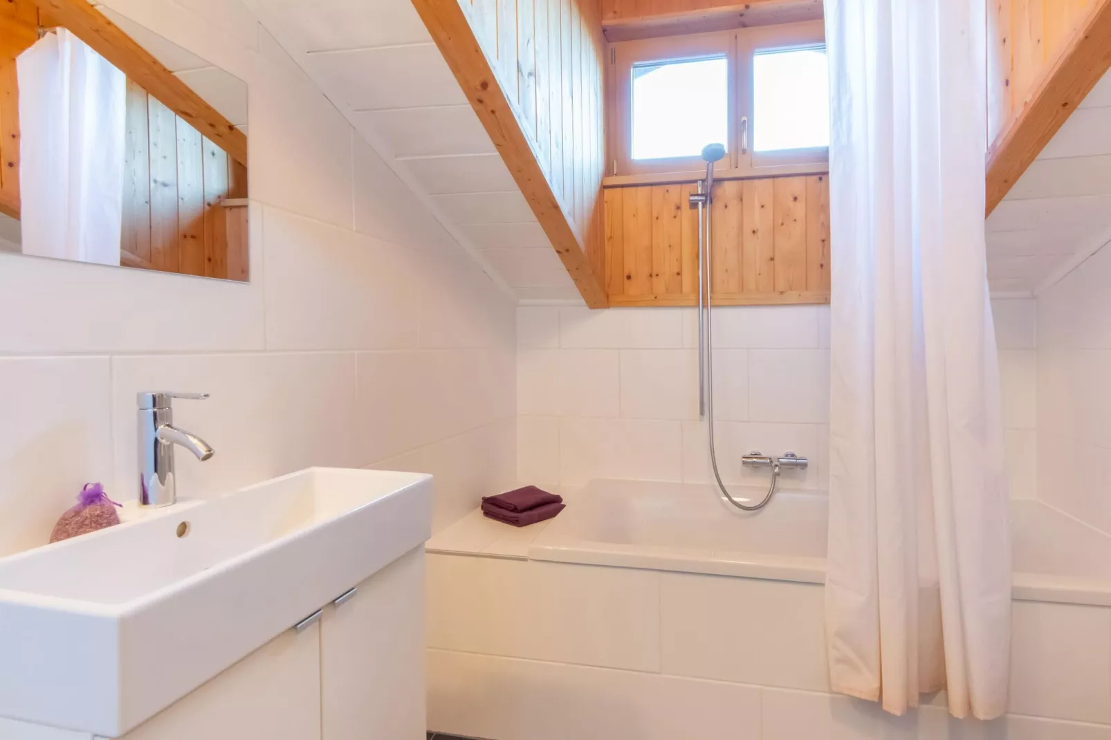 Haus Bergwald TOP 6-Badezimmer