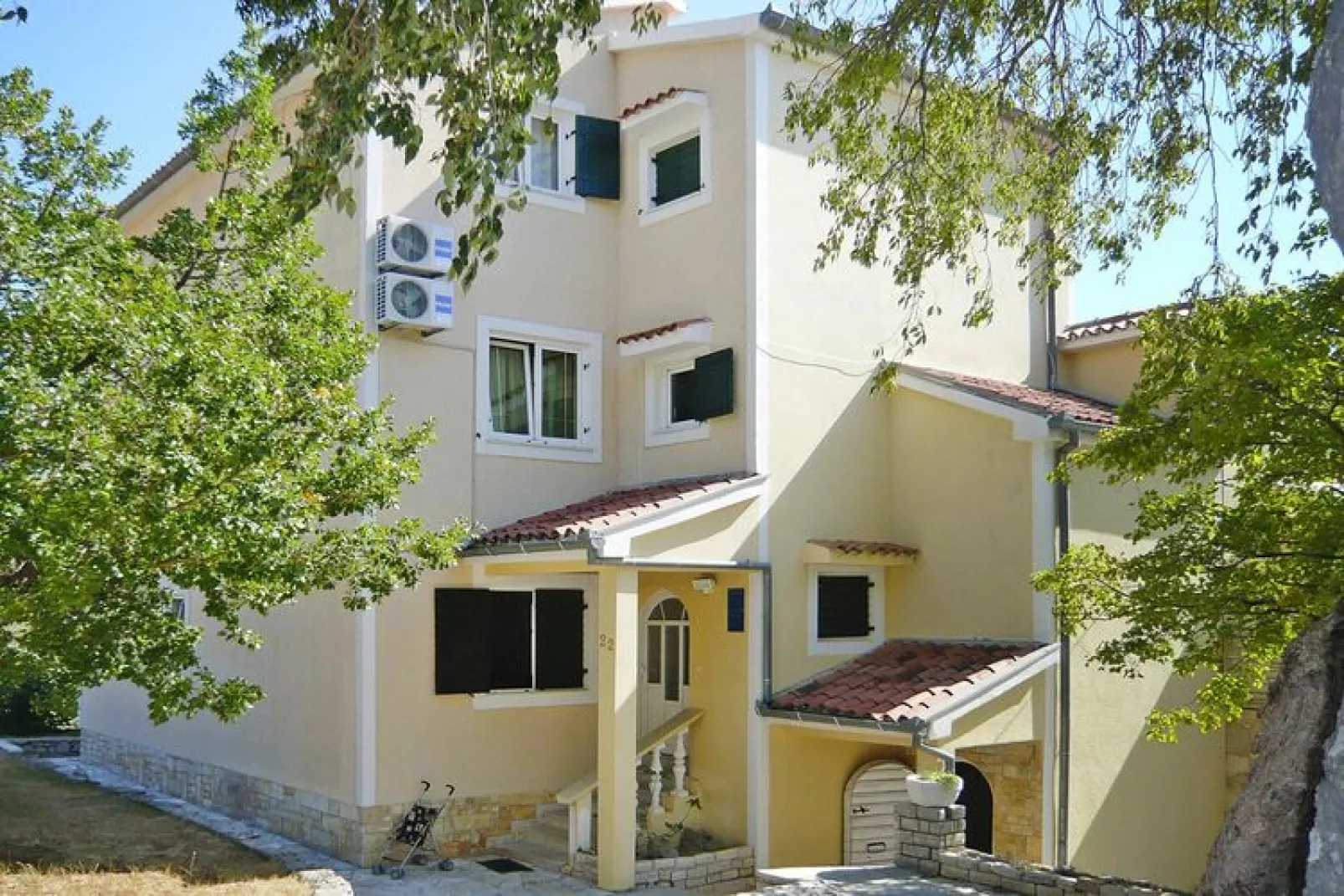 Apartments Grande Vista Starigrad PaklenicaSD62 A-03 8 Pers-Exterior summer