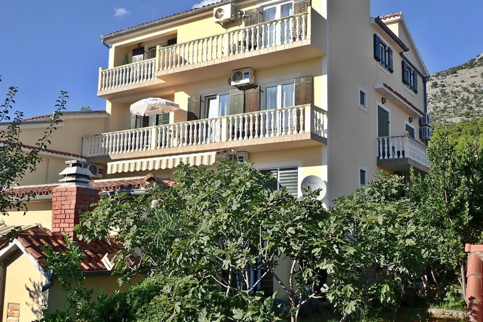 Apartments Grande Vista Starigrad PaklenicaSD62 A-03 8 Pers-Exterior summer