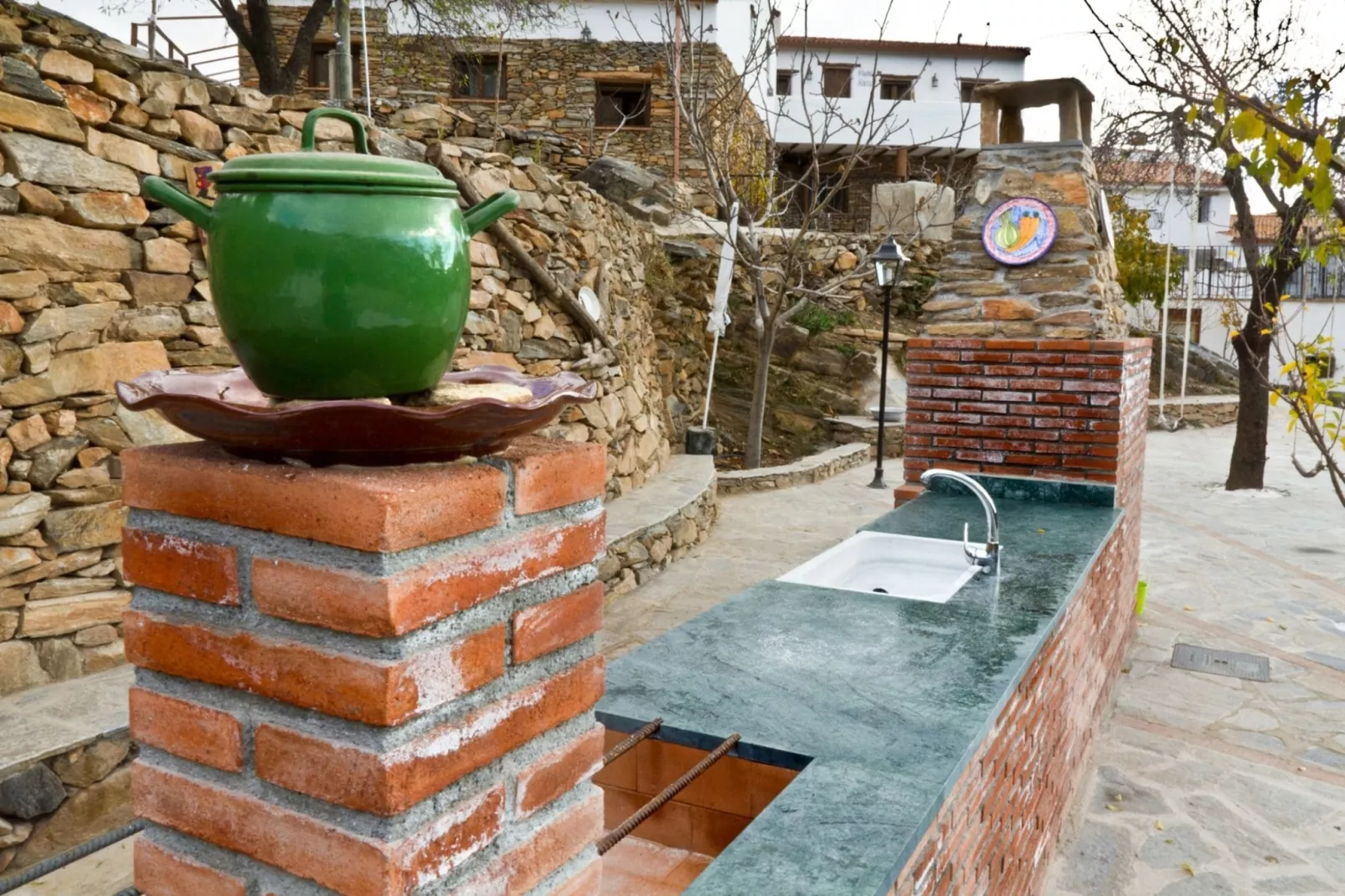 La Curiosa-Facilities