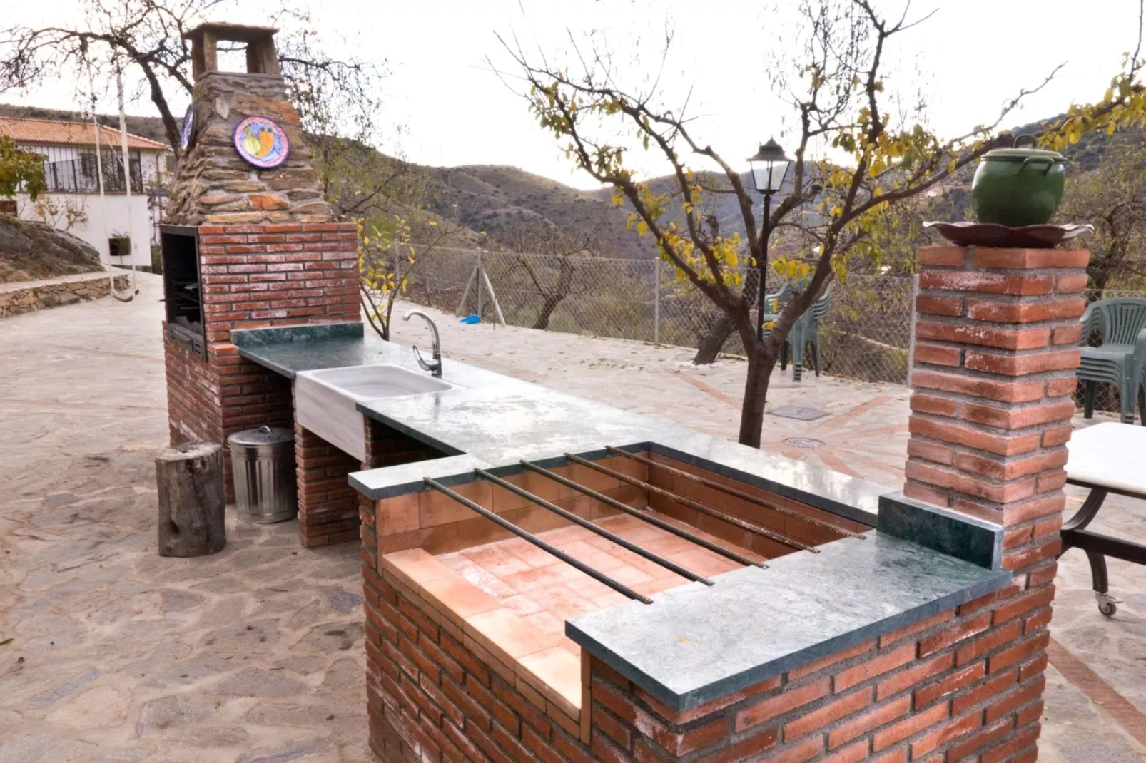 La Curiosa-Facilities