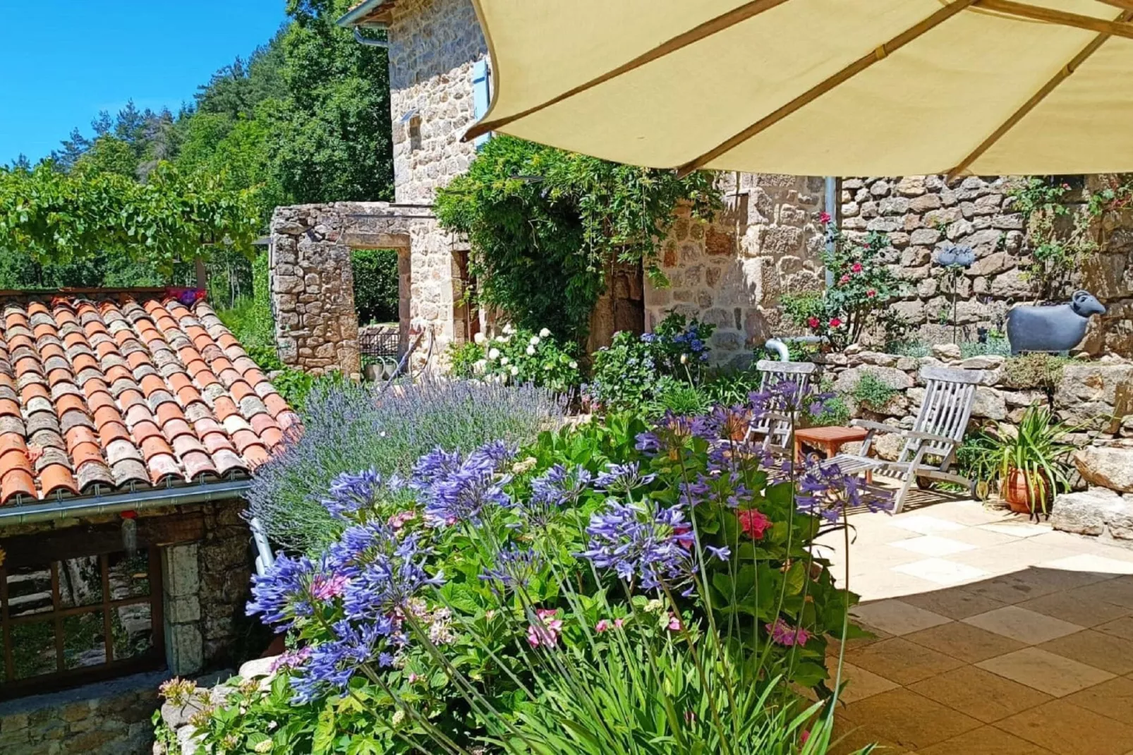 Guesthouse St Basile-Jardin d'été