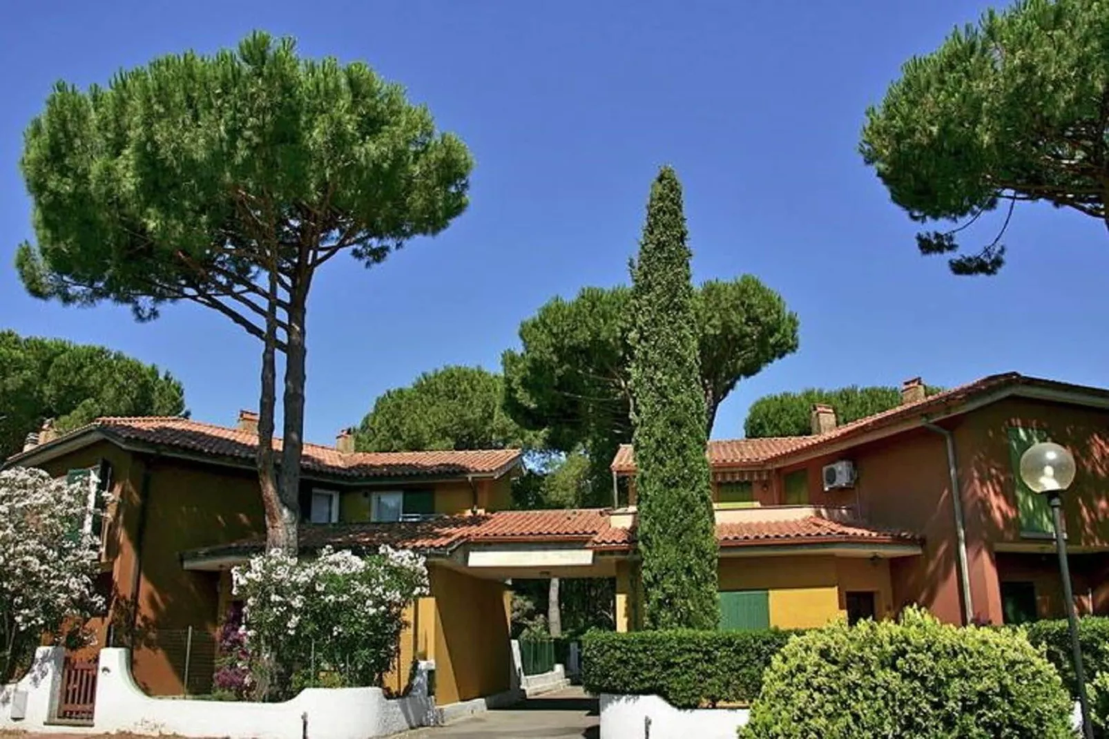 Nella-Exterior summer