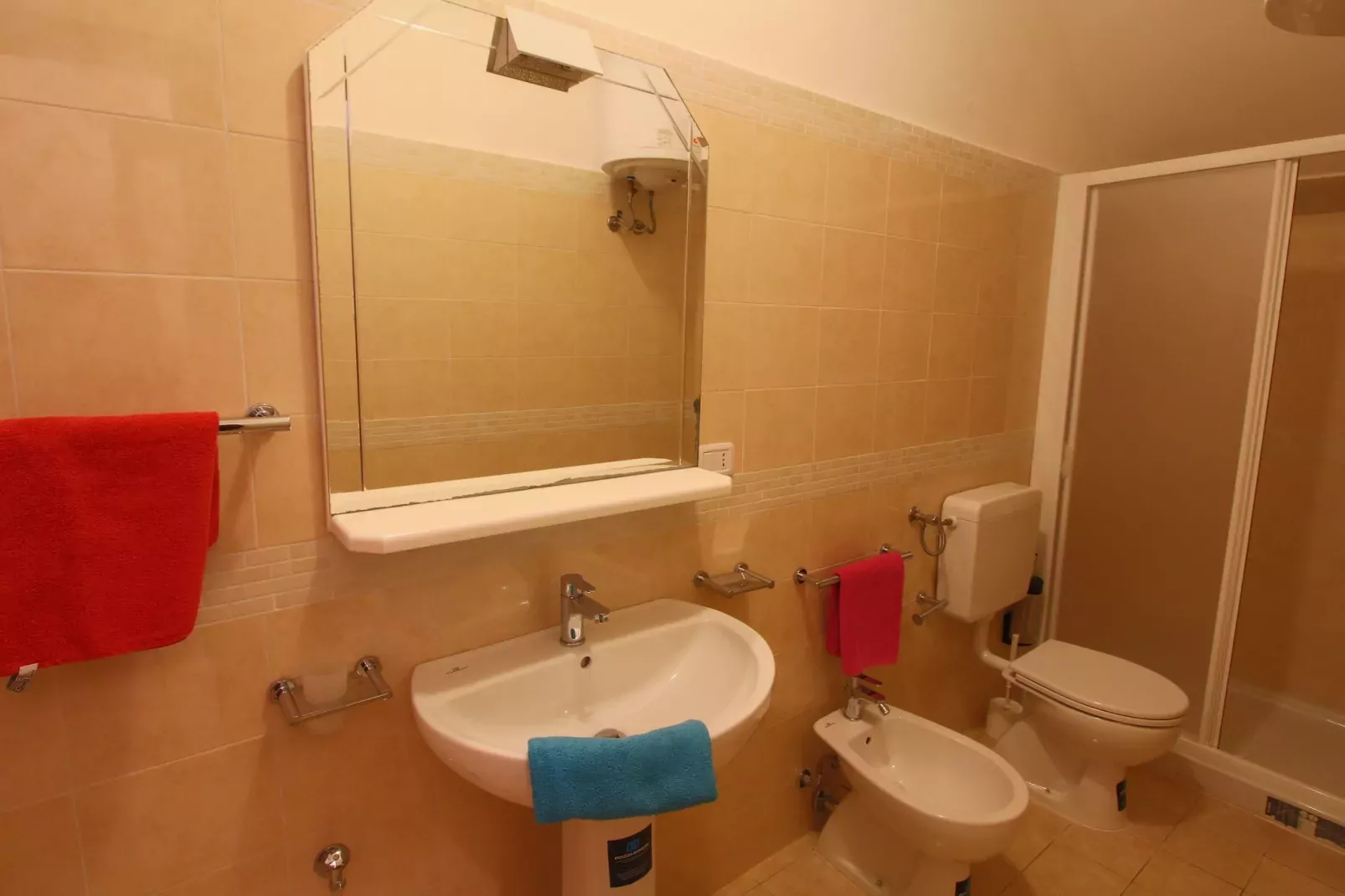 Nella-Bathroom