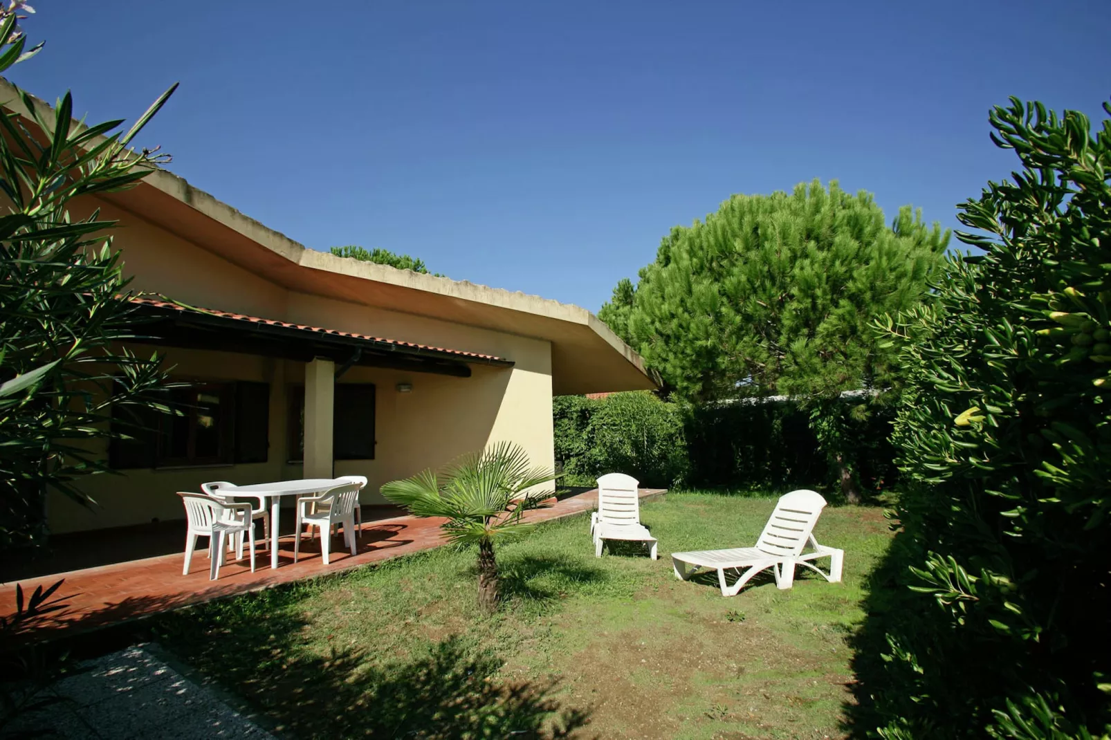 Marangone-Exterior summer