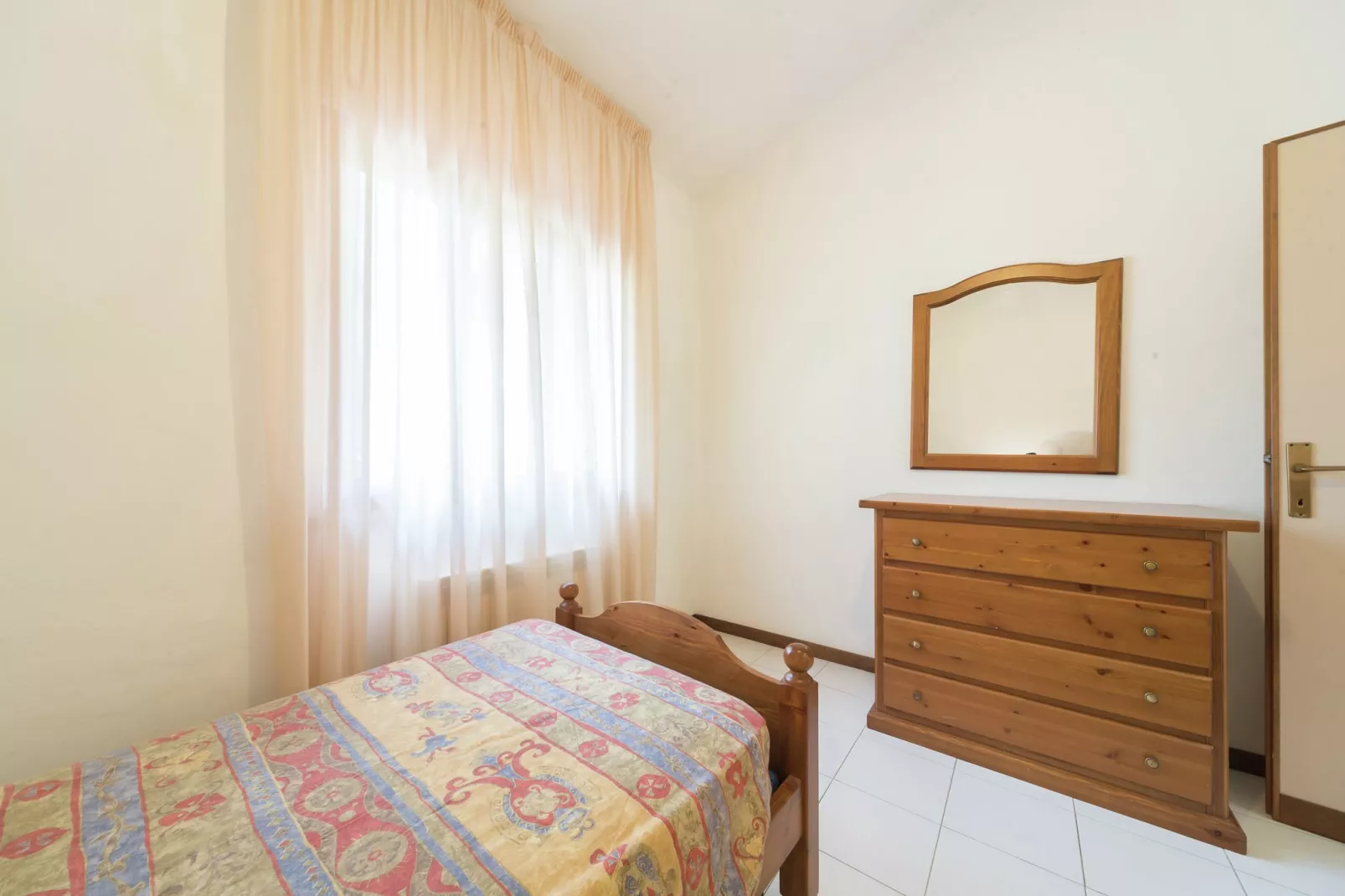 Iana-Bedroom
