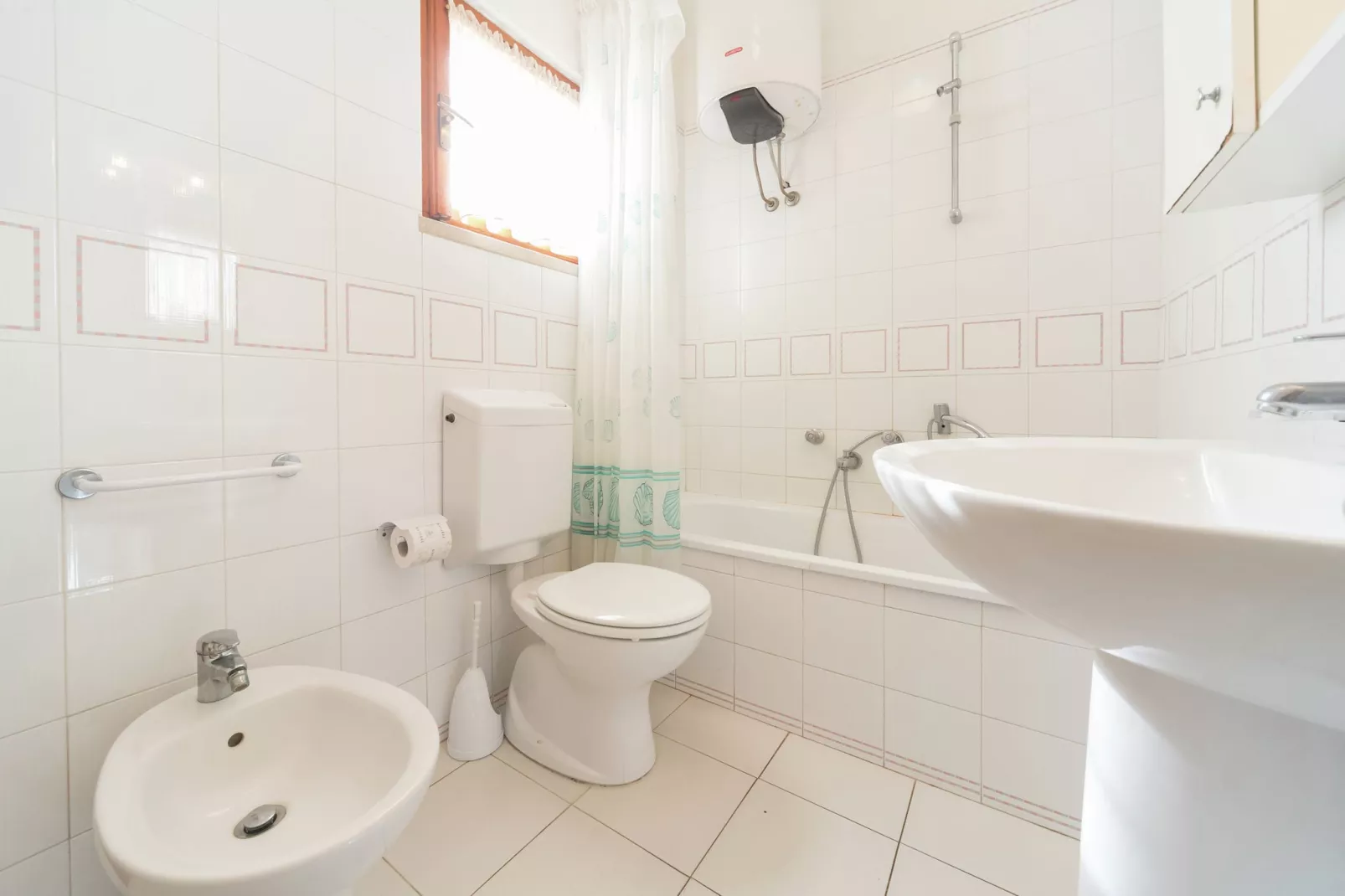 Iana-Bathroom