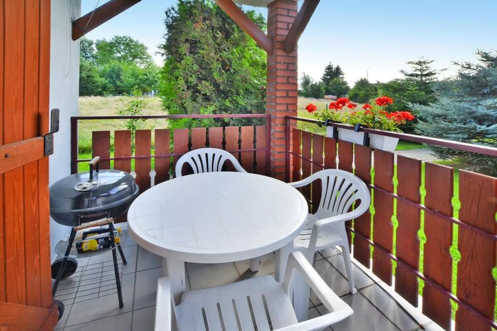 Pietrowy dom wakacyjny dla 8 osób 100 m2 Wicie-Terrace balcony
