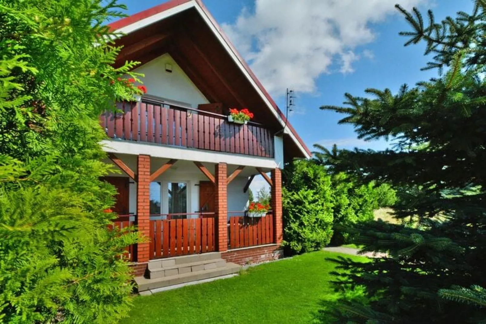 Pietrowy dom wakacyjny dla 8 osób 100 m2 Wicie-Exterior summer