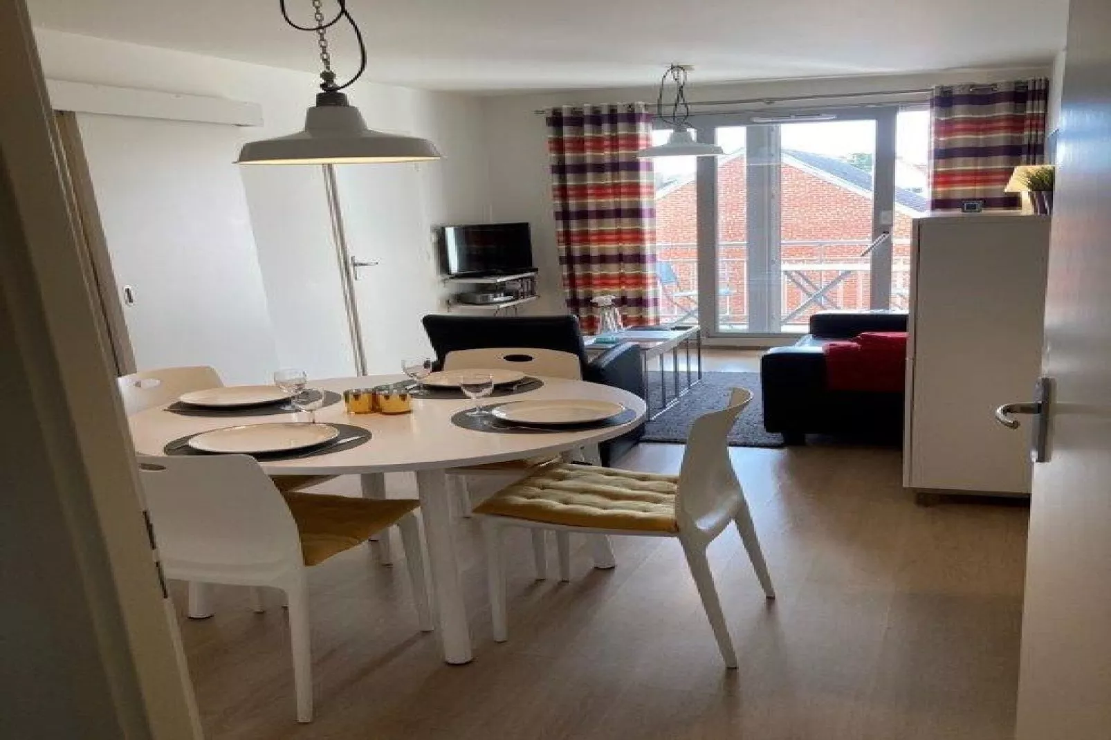 Appartement moderne avec terrasse - Wohnzimmer