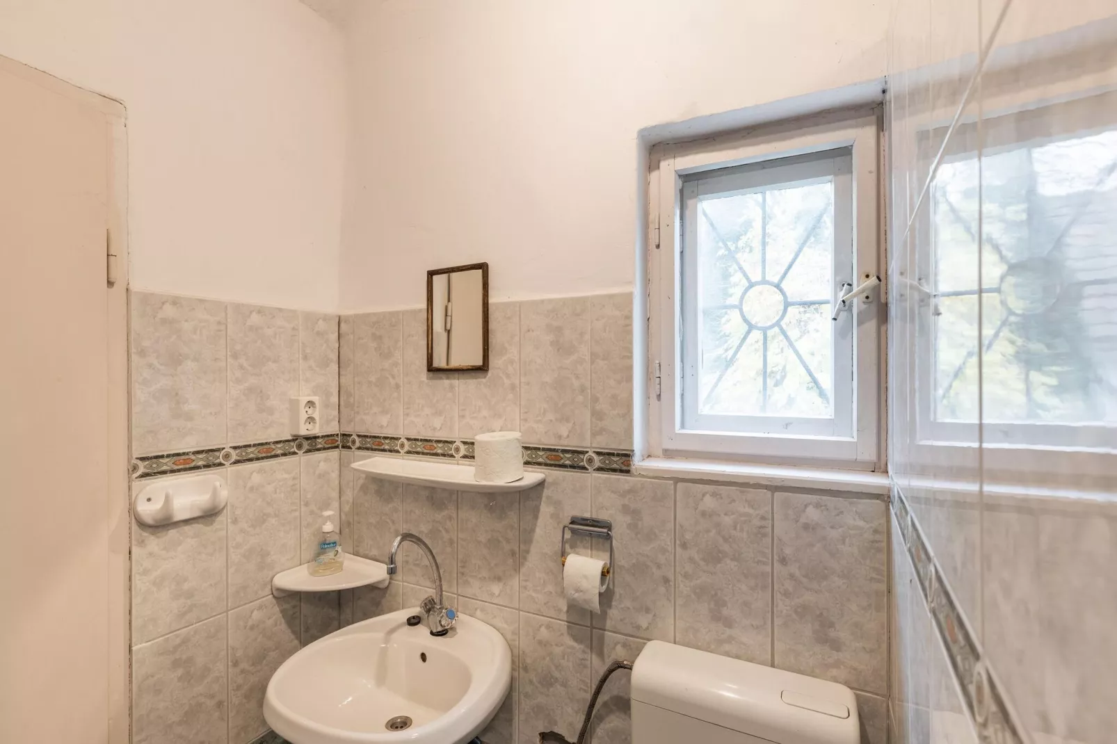 Vakantiewoning Landzicht Hungary-Bathroom