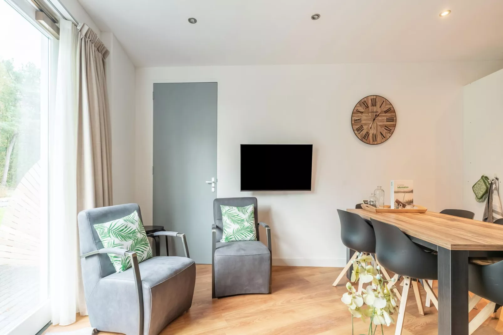 NR 5-Living room