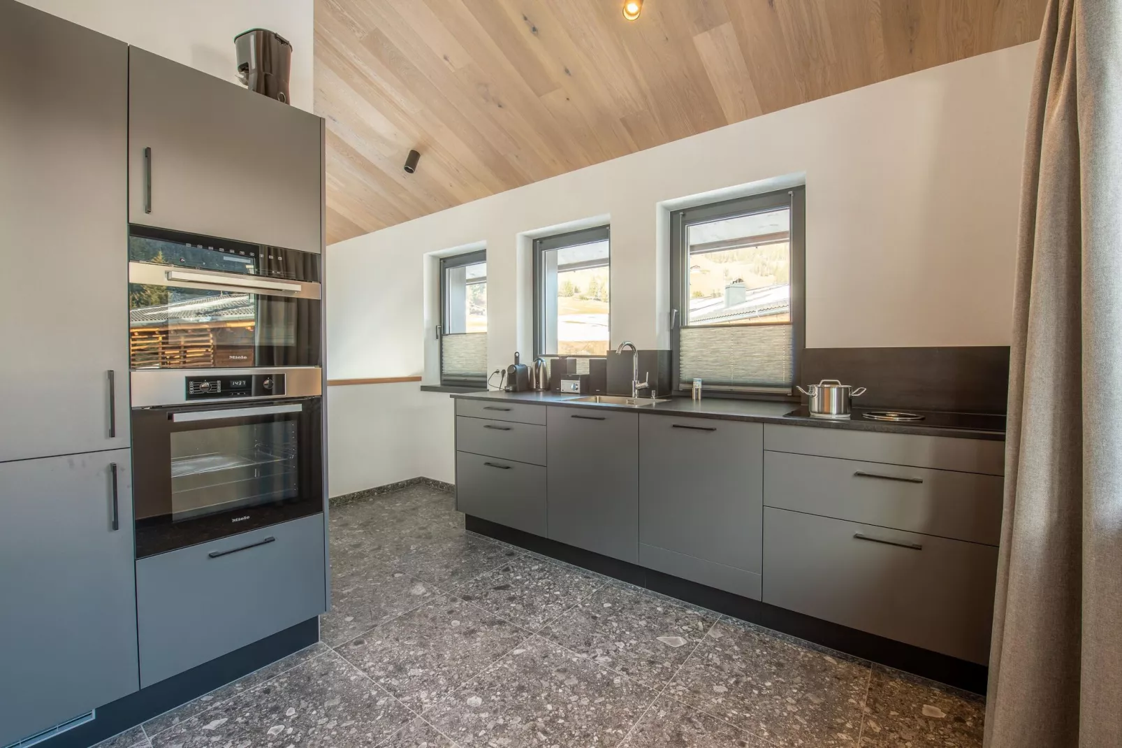 Feriendorf Das Dorf - Steinhaus-Kitchen