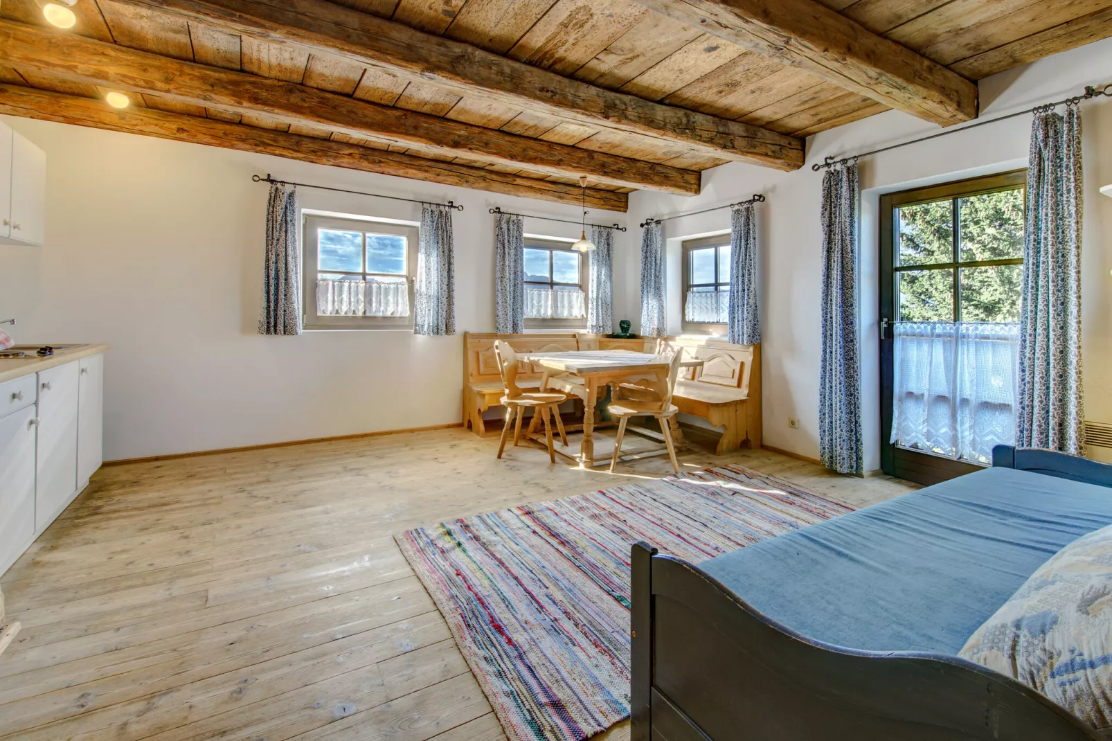 Almdorf Hochlienz - Alm 40 - 6 Personen-Wohnzimmer