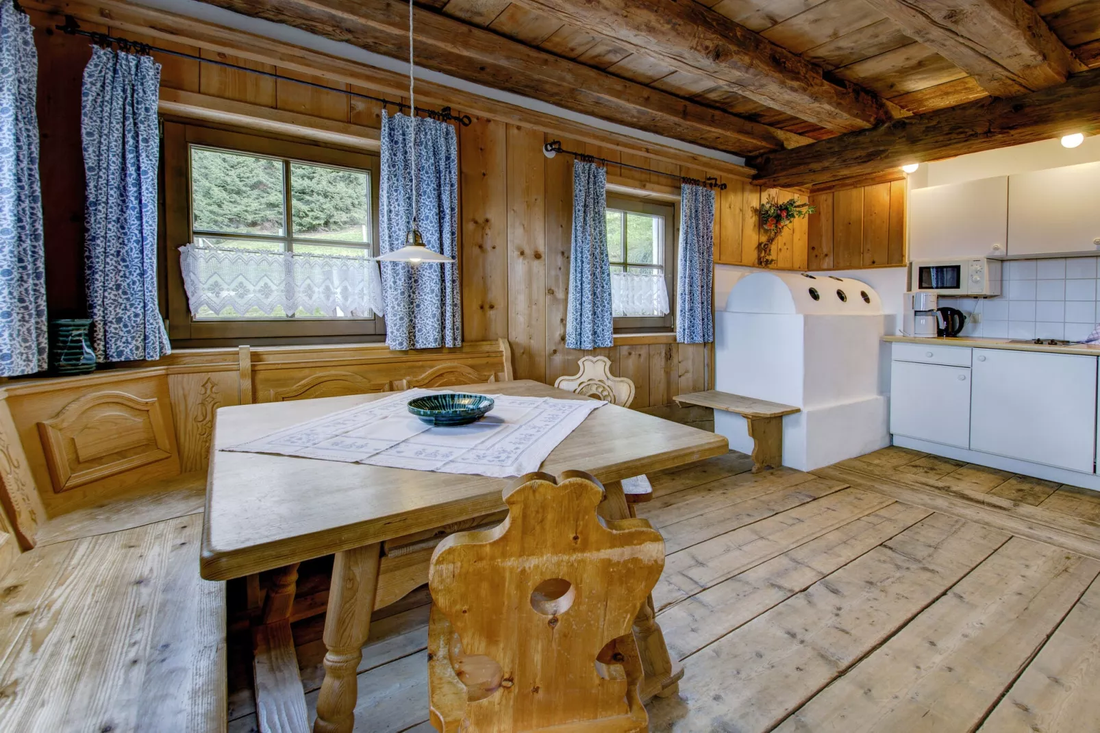 Almdorf Hochlienz - Alm 40 - 6 Personen-Esszimmer