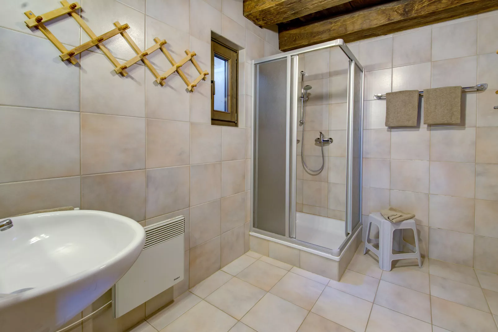 Almdorf Hochlienz - Alm 40 - 6 Personen-Badezimmer