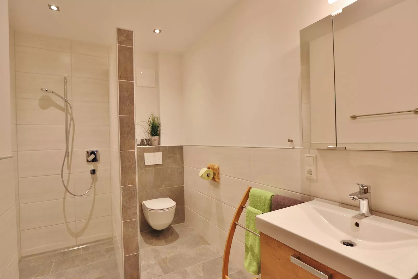 Edith-Bathroom
