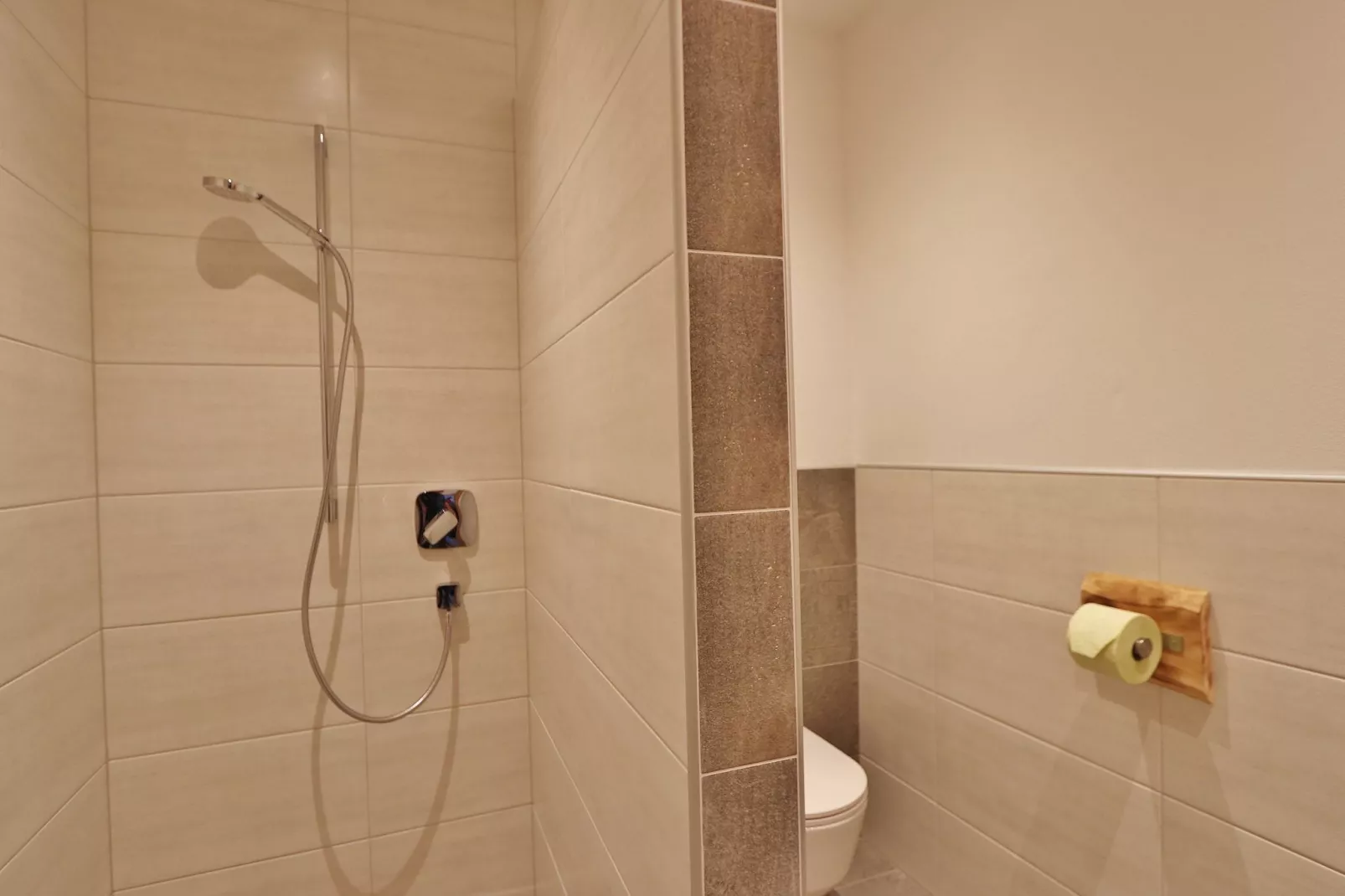 Edith-Bathroom