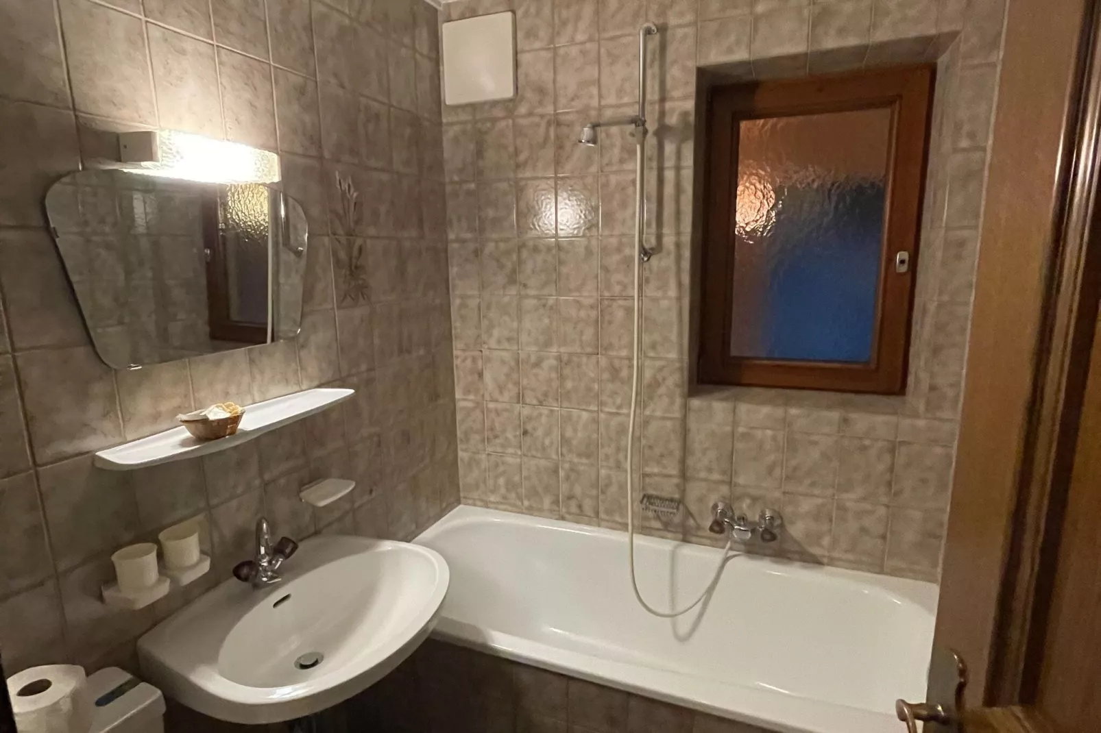 Lechner Alpenrose-Bathroom