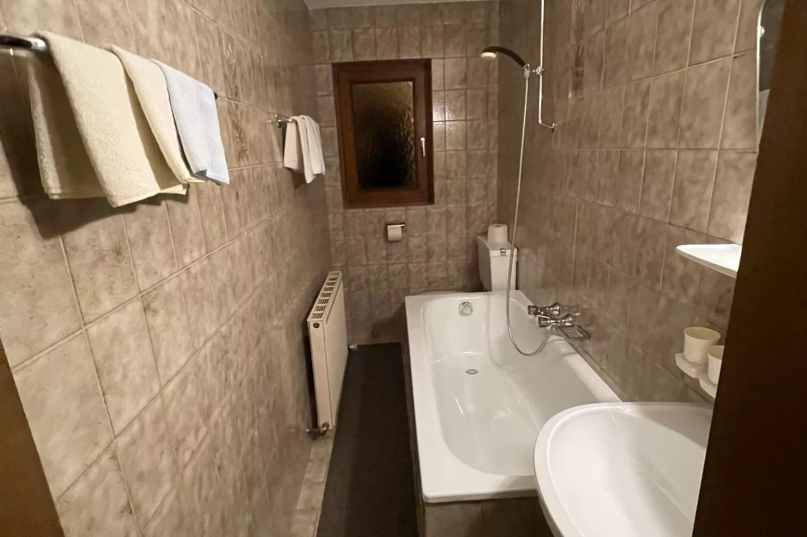 Lechner Anemone-Bathroom