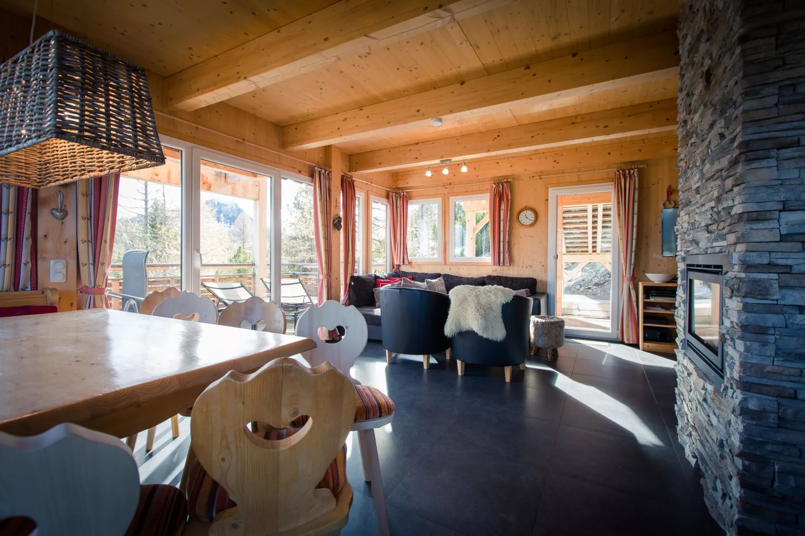 Alpenpark Turrach 14-Dining room