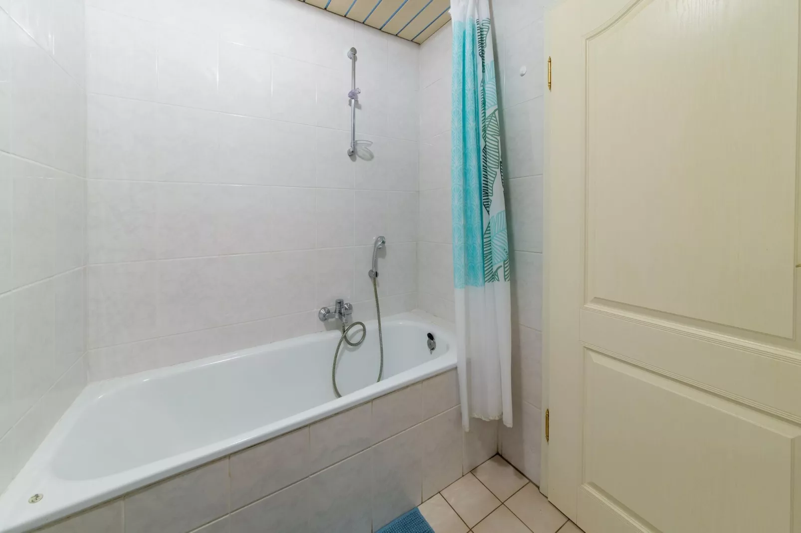 Haus Hunnenberg-Bathroom
