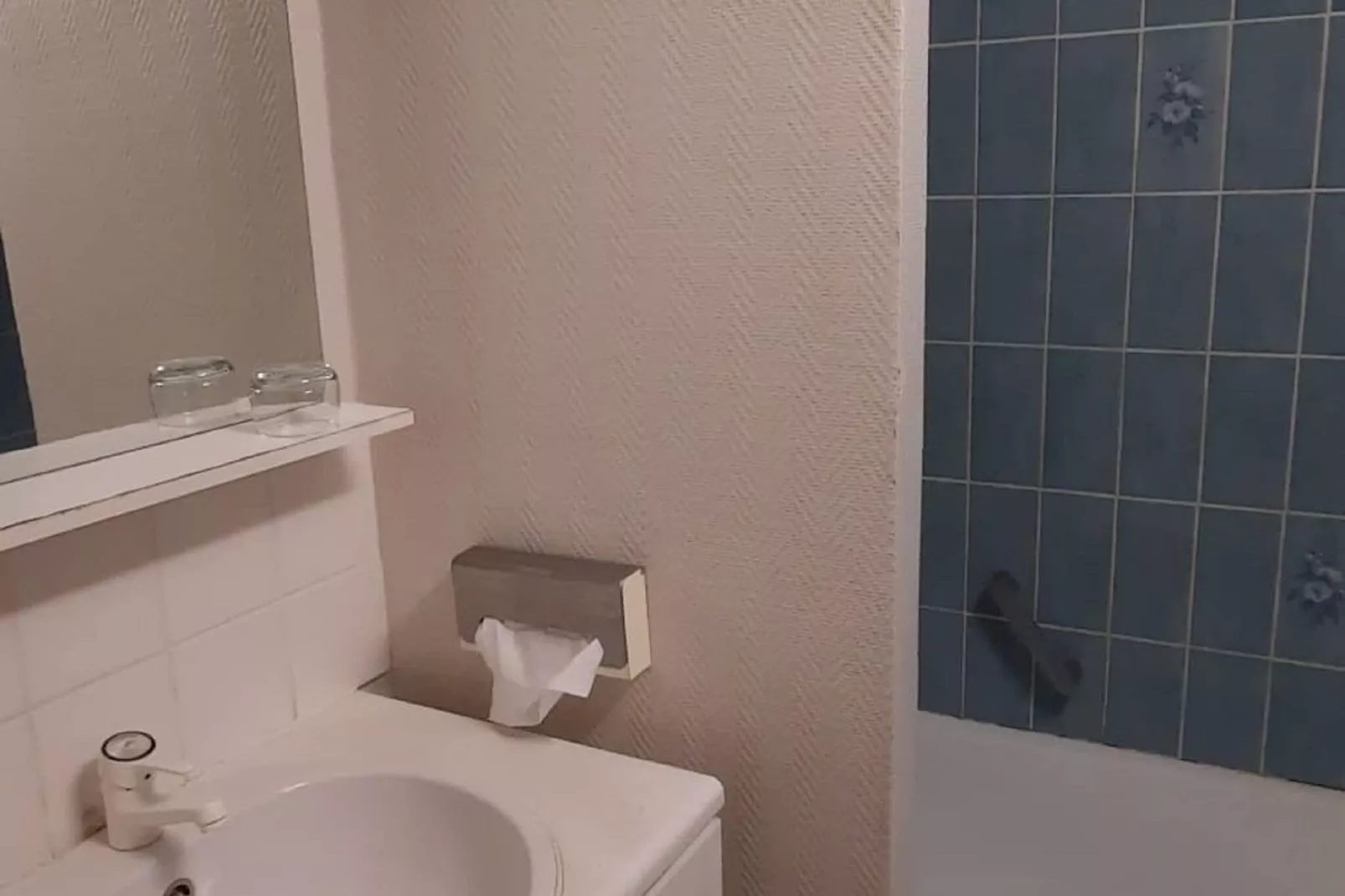 Domaine Le Ry d'Ave-Bathroom