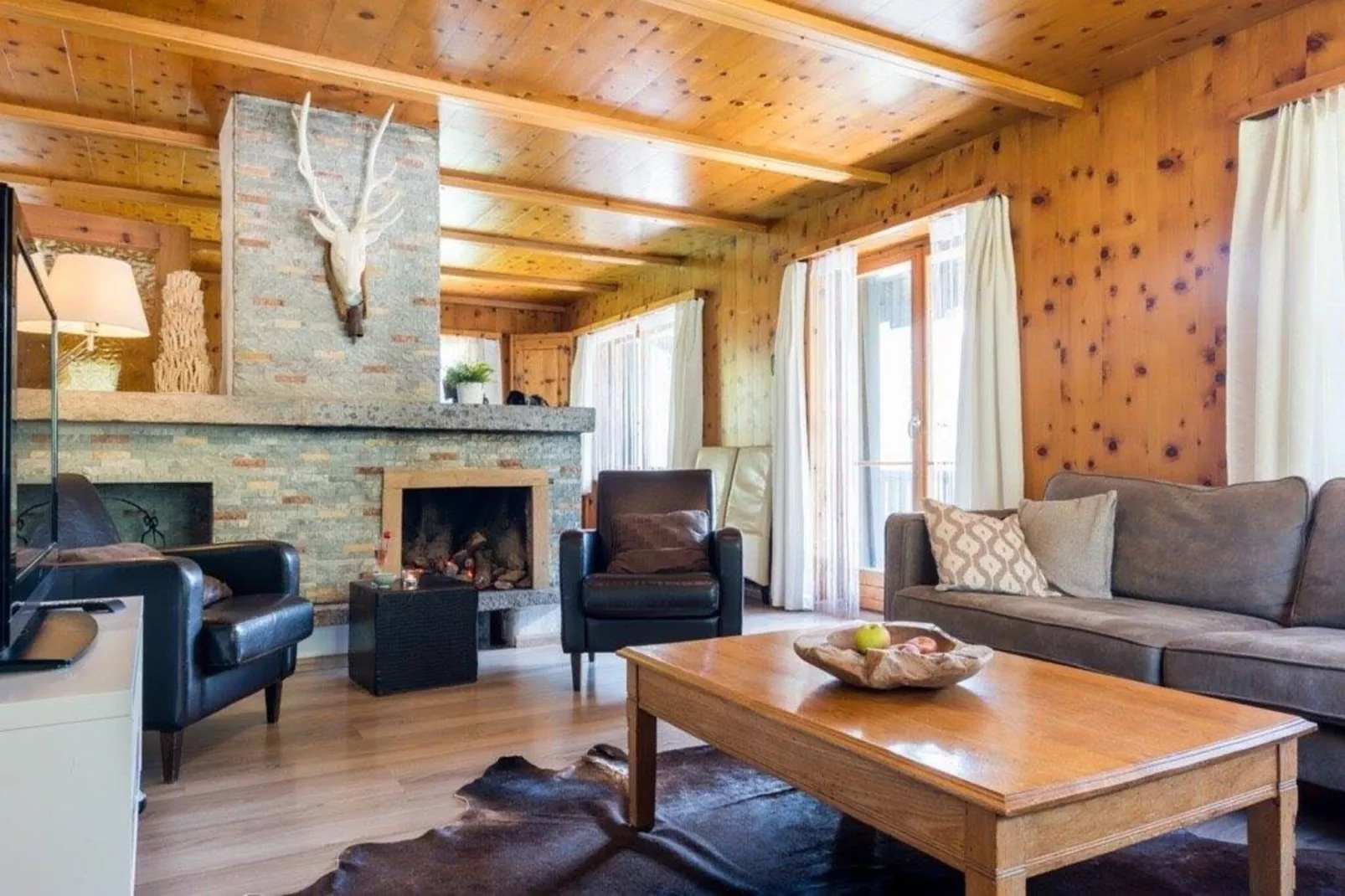 Chalet Jewel Triplex