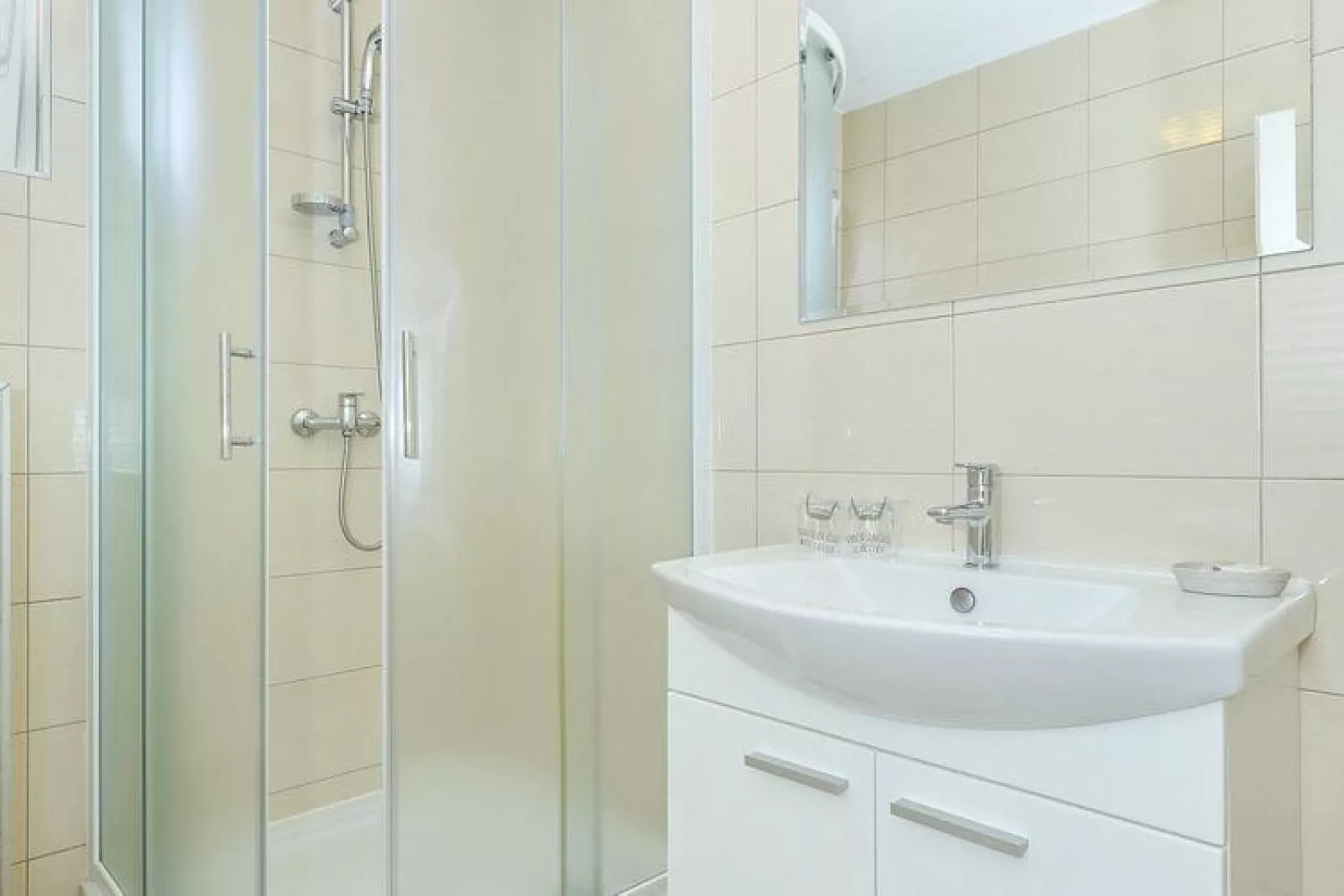 Holiday resort Vile Dalmacija Preko-2-Raum-App Classic 2&2 ca 30 qm für 4 Pers-Bathroom