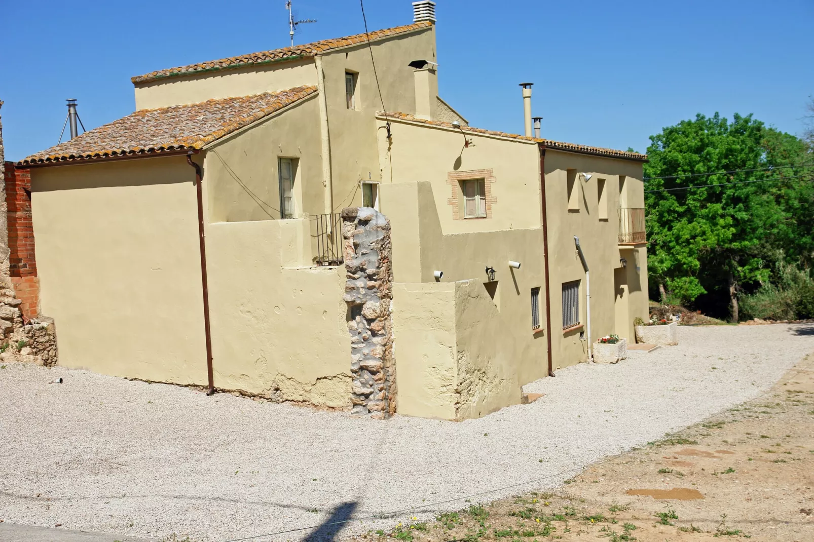 Casa Can Pitchio-Gardens summer