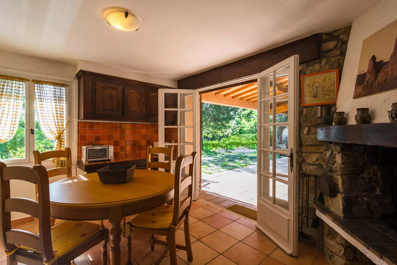 Le Mas du Goïo-Dining room