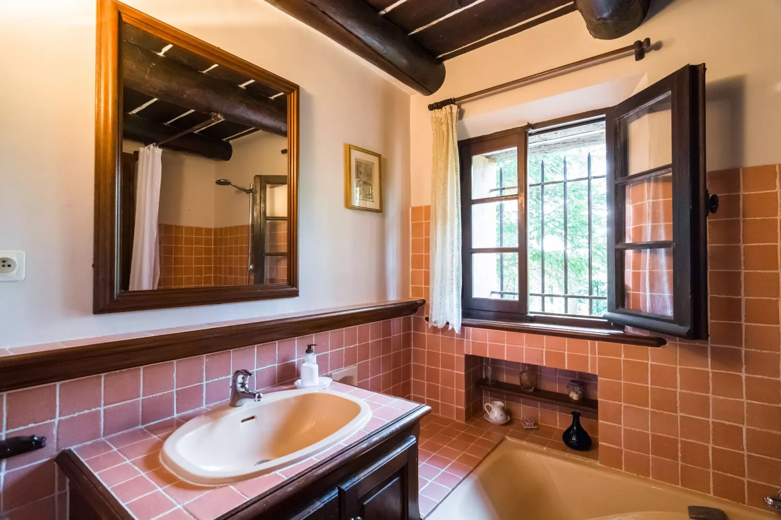 Le Mas du Goïo-Bathroom