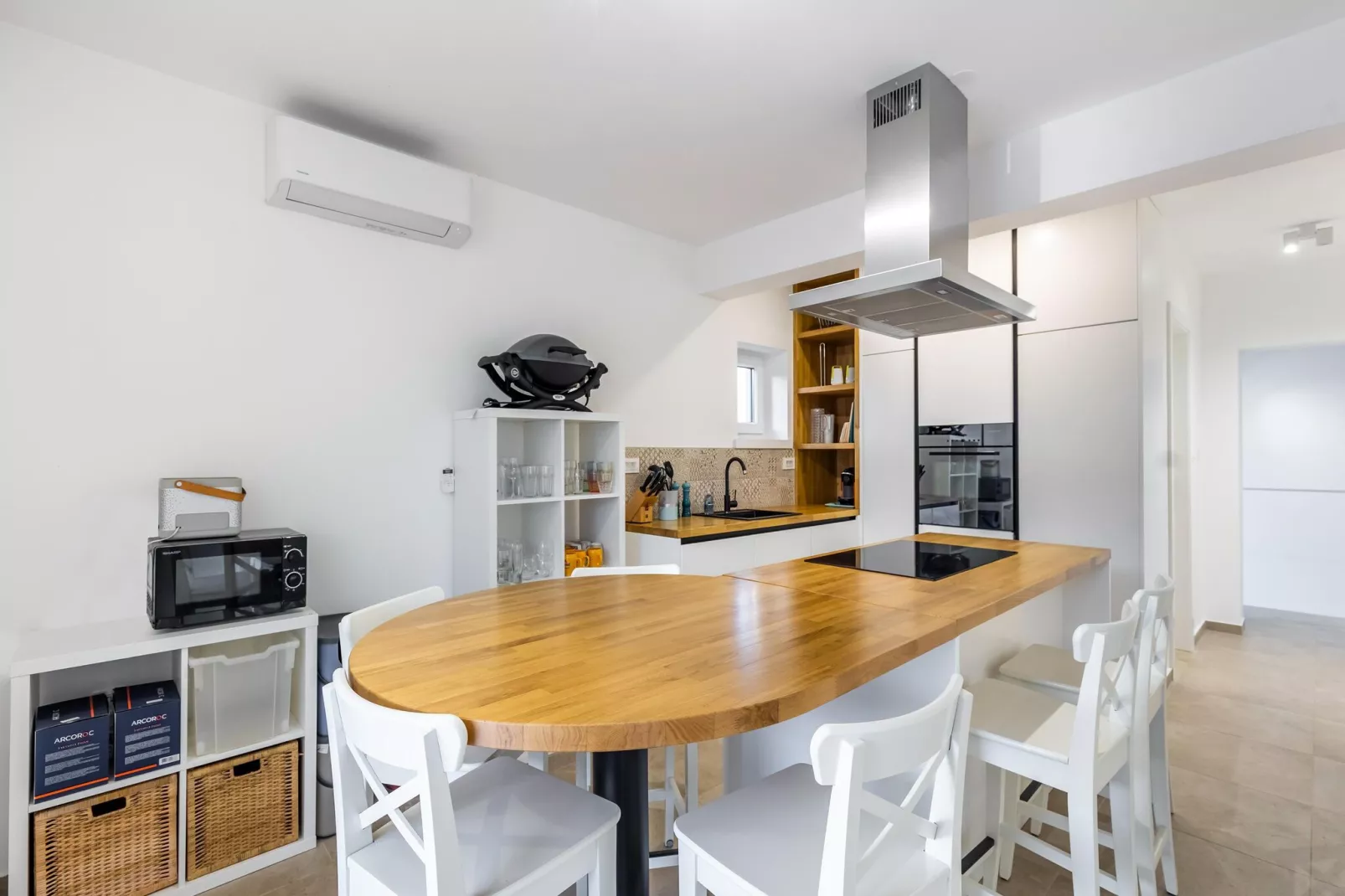 Holiday Home in Bilice with Pool - Dining room