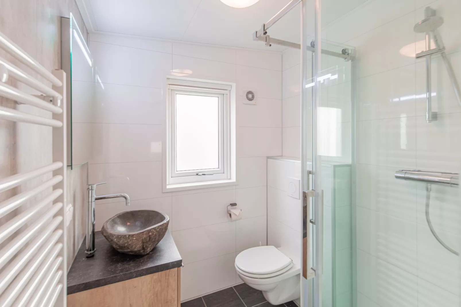 Vakantiepark Leukermeer 9-Bathroom