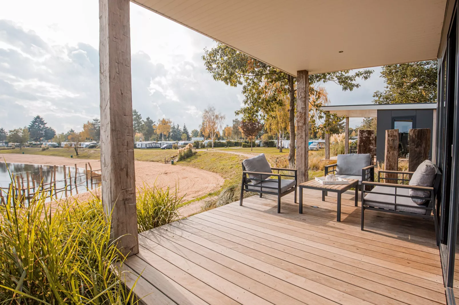 Vakantiepark Leukermeer 9-Terrace balcony